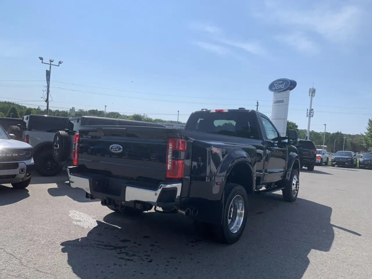 Ford F-450 Super Duty снимка Ford F-450 Super Duty