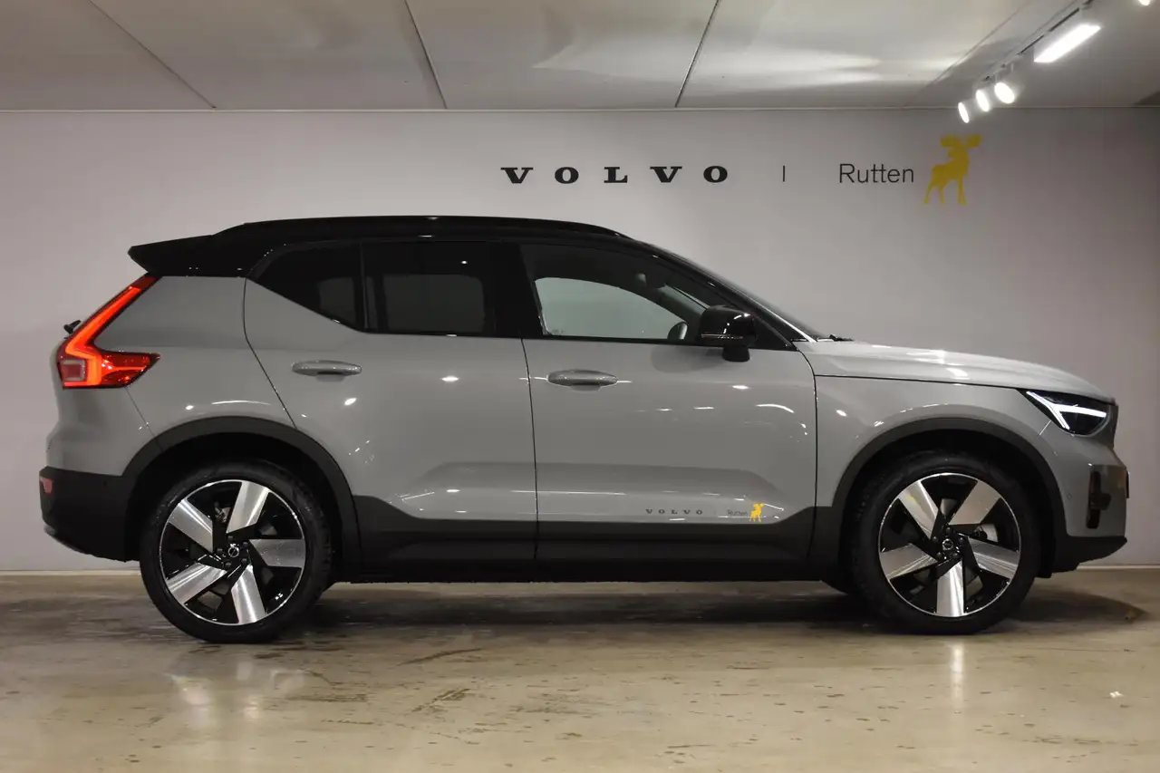 Volvo EX40 2026