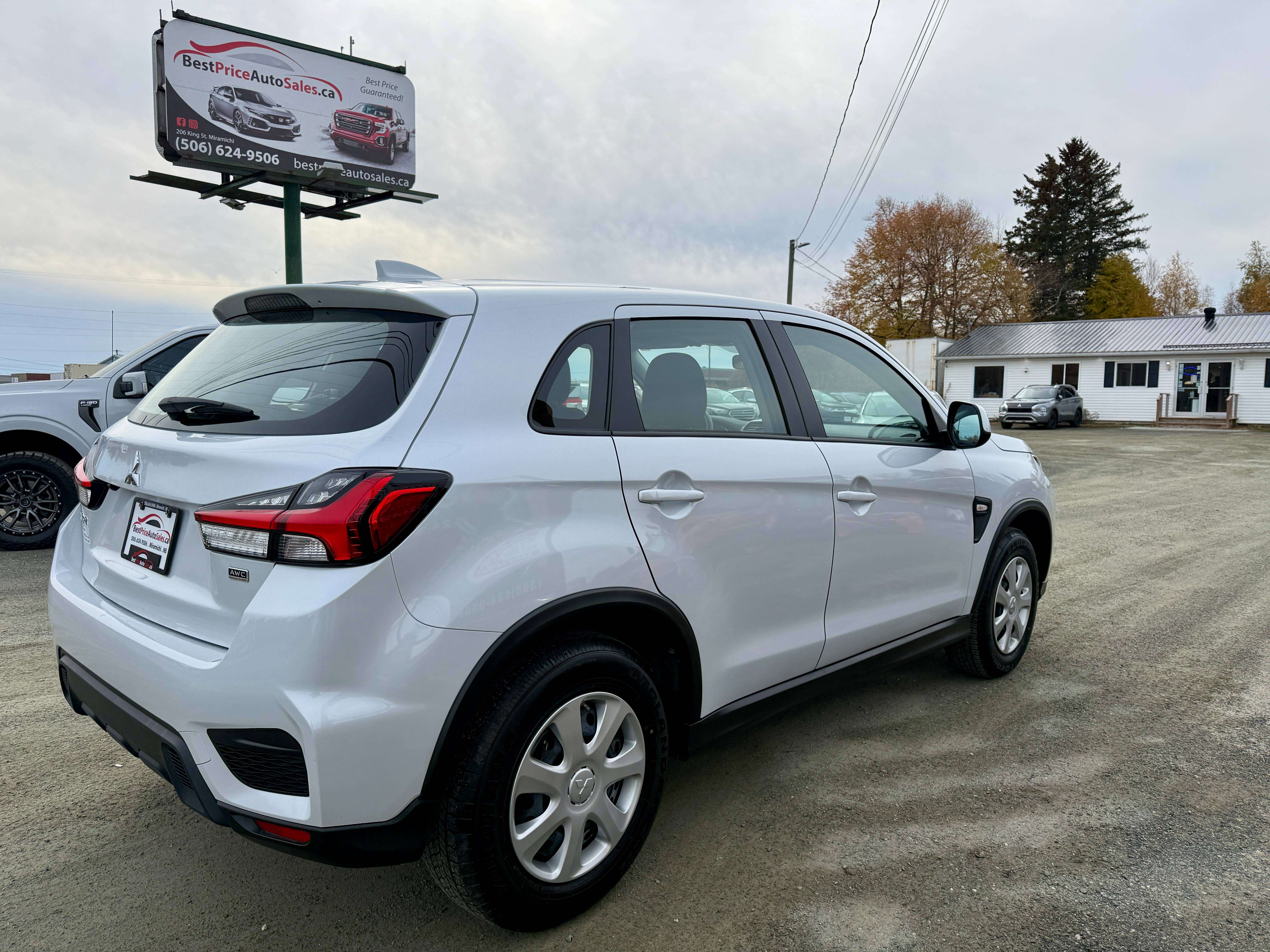 2026 Mitsubishi RVR AWD! CLEAN CARFAX! LOW KMS! FULL FACTORY WARRANTY! — снимка 5