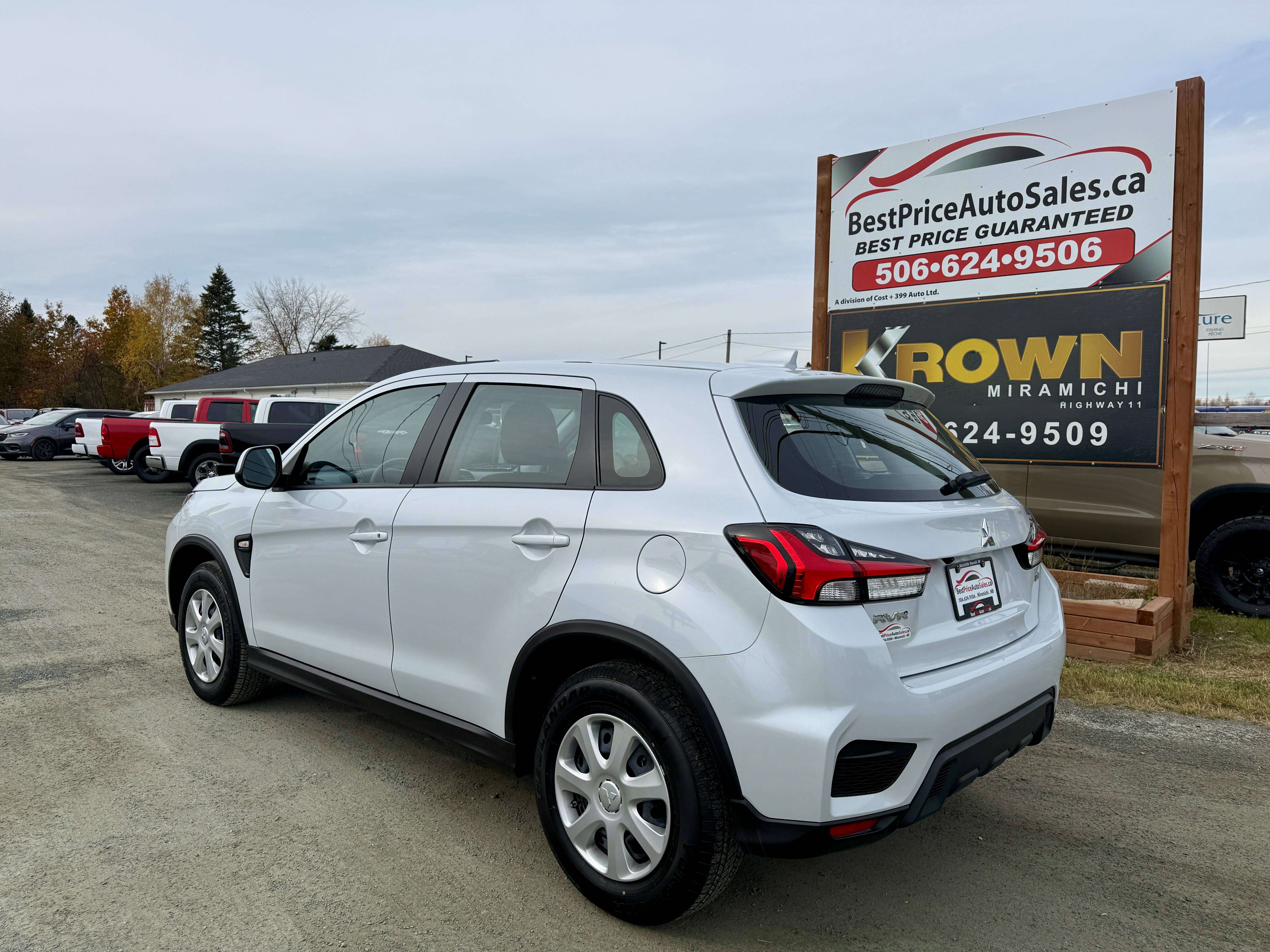 2026 Mitsubishi RVR AWD! CLEAN CARFAX! LOW KMS! FULL FACTORY WARRANTY! — снимка 3