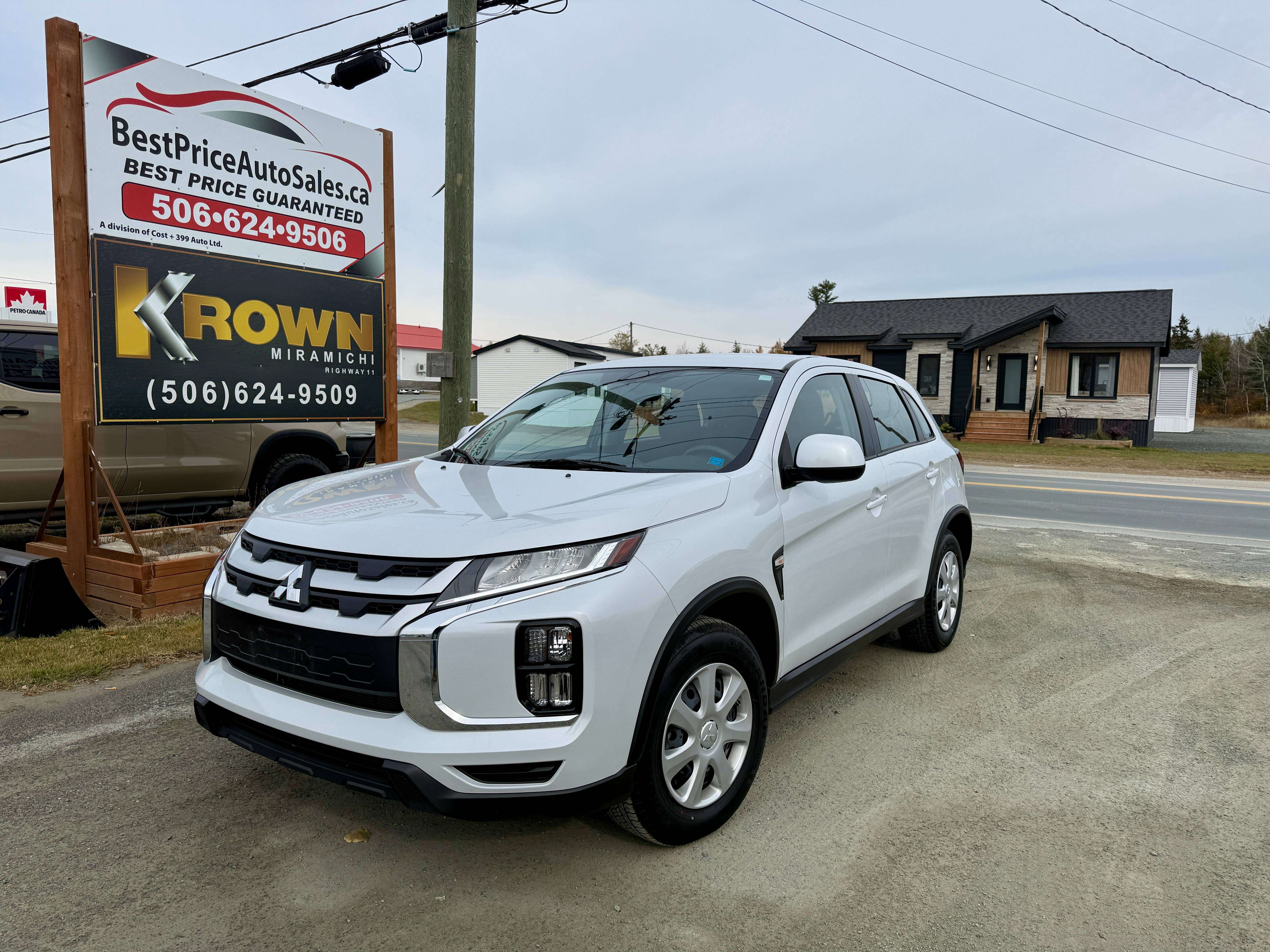 2026 Mitsubishi RVR AWD! CLEAN CARFAX! LOW KMS! FULL FACTORY WARRANTY!