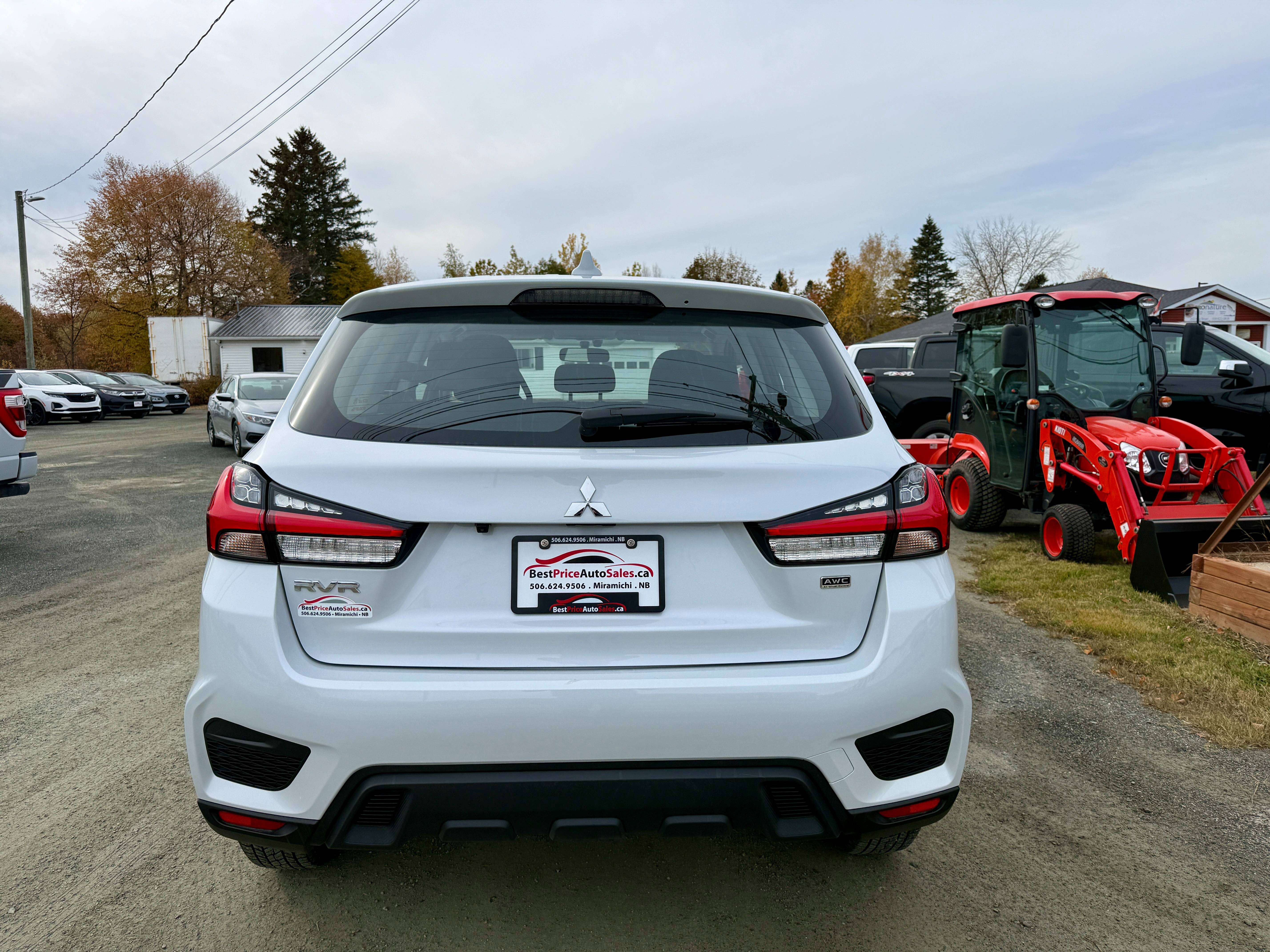 2026 Mitsubishi RVR AWD! CLEAN CARFAX! LOW KMS! FULL FACTORY WARRANTY! — снимка 4