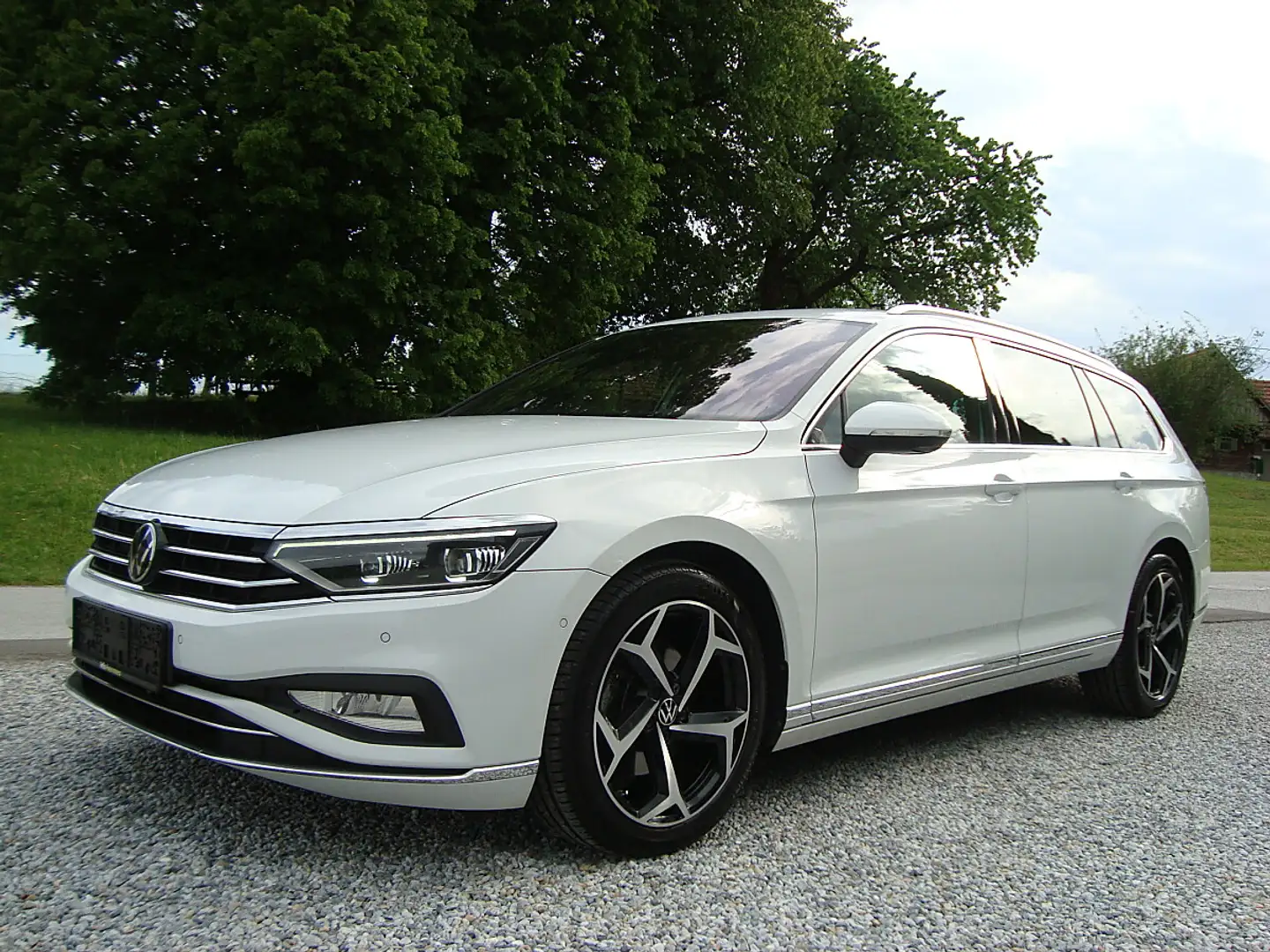 Volkswagen Passat Variant Elegance 2.0 TDI DSG IQ-Matrix AHV 1-Hand !! Weiß - 1