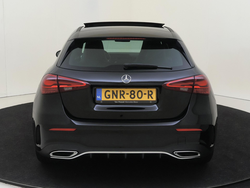 Mercedes-Benz A 180 AMG Line Panoramadak / Keyless Entry / Parkeercame — photo 7