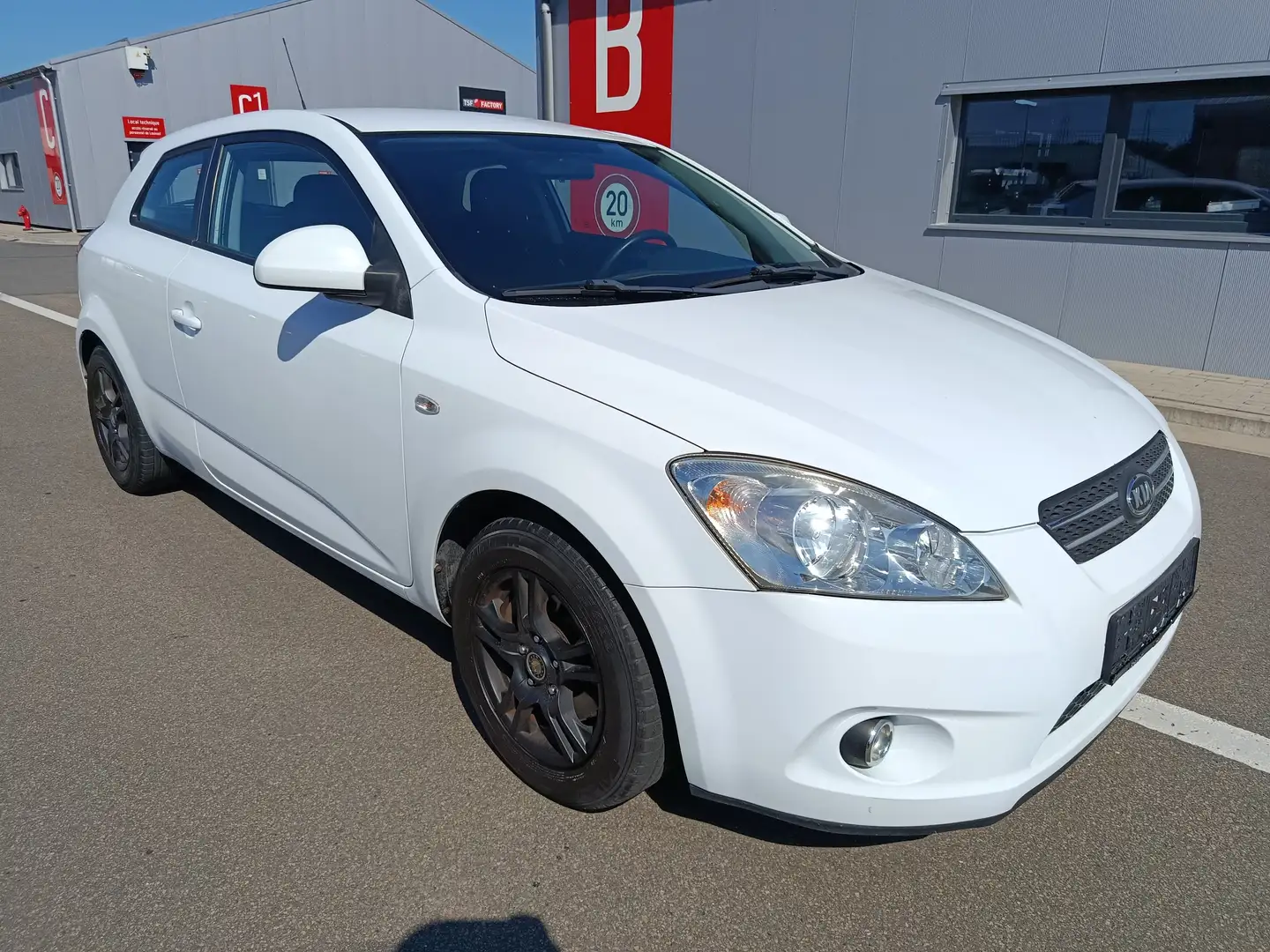 Kia ProCeed / pro_cee'd Pro_Cee'd 1.4i EX Blanc - 2