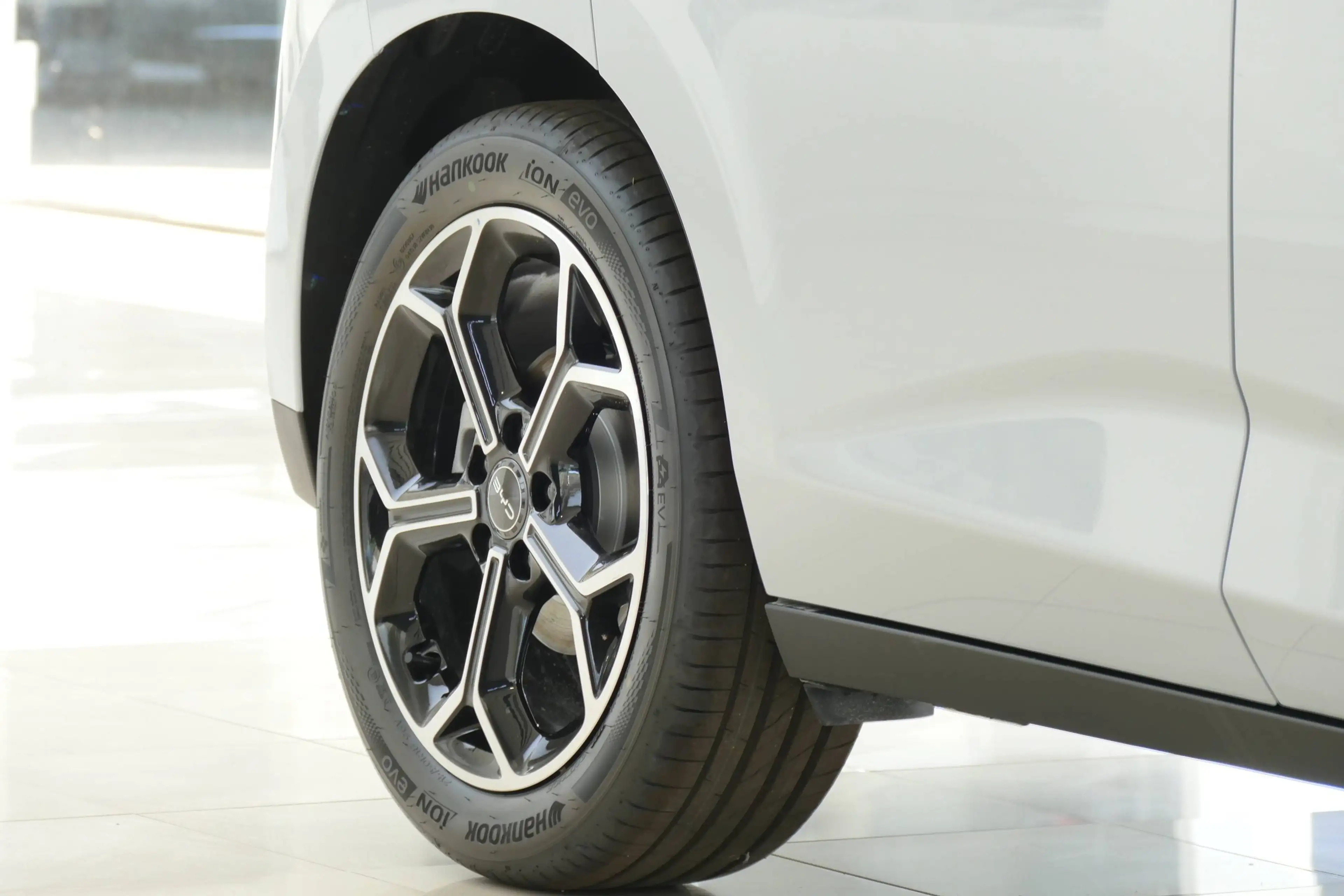 BYD Dolphin G 1.5 PHEV DM-i 156 KW Comfort °Vorführwagen° — photo 5