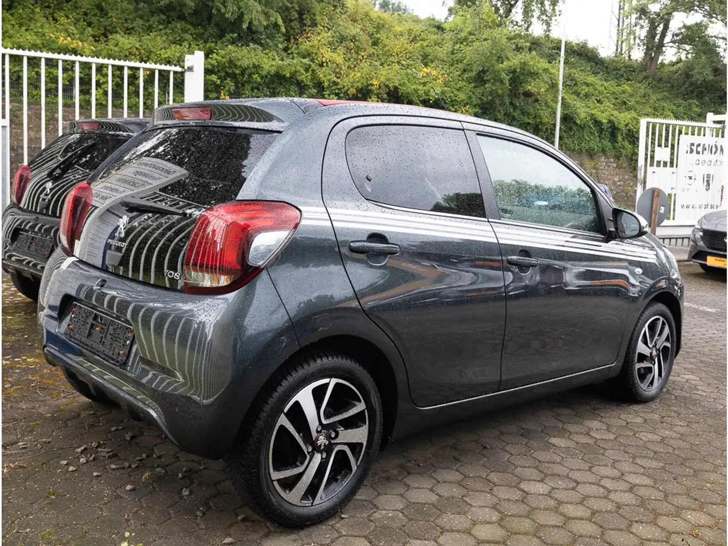 Peugeot 108 TOP Collection 1.0 VTi +SHZ+BT+HSA+KLIMA+ Grau - 2