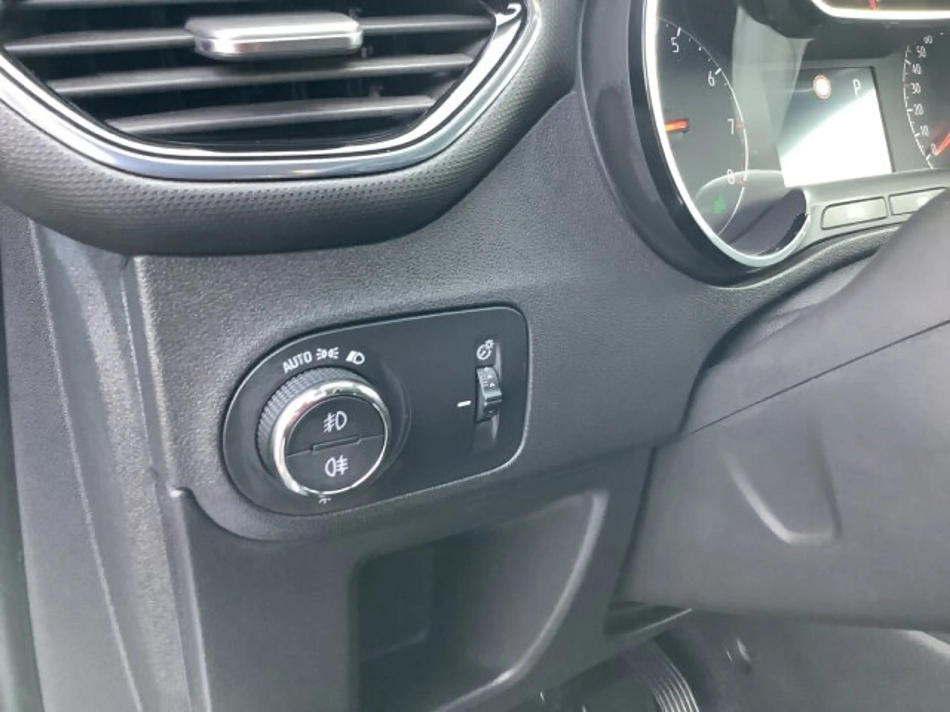 Opel Crossland X Crossland X 1.2 Turbo Innovation Automatik Klimaautomatik — photo 11