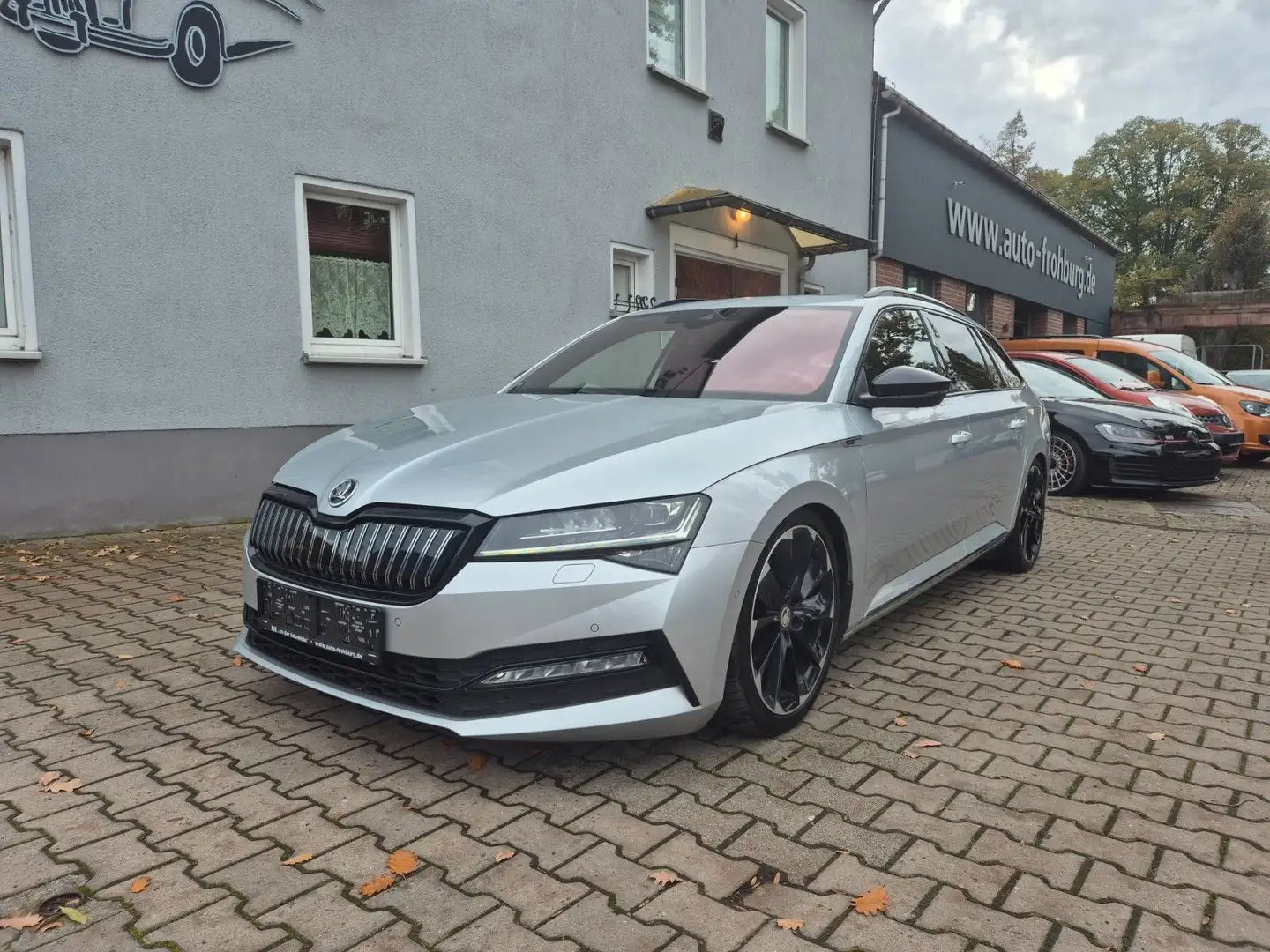 Skoda Superb Combi Sportline iV,LED,360°,ACC Silber - 2