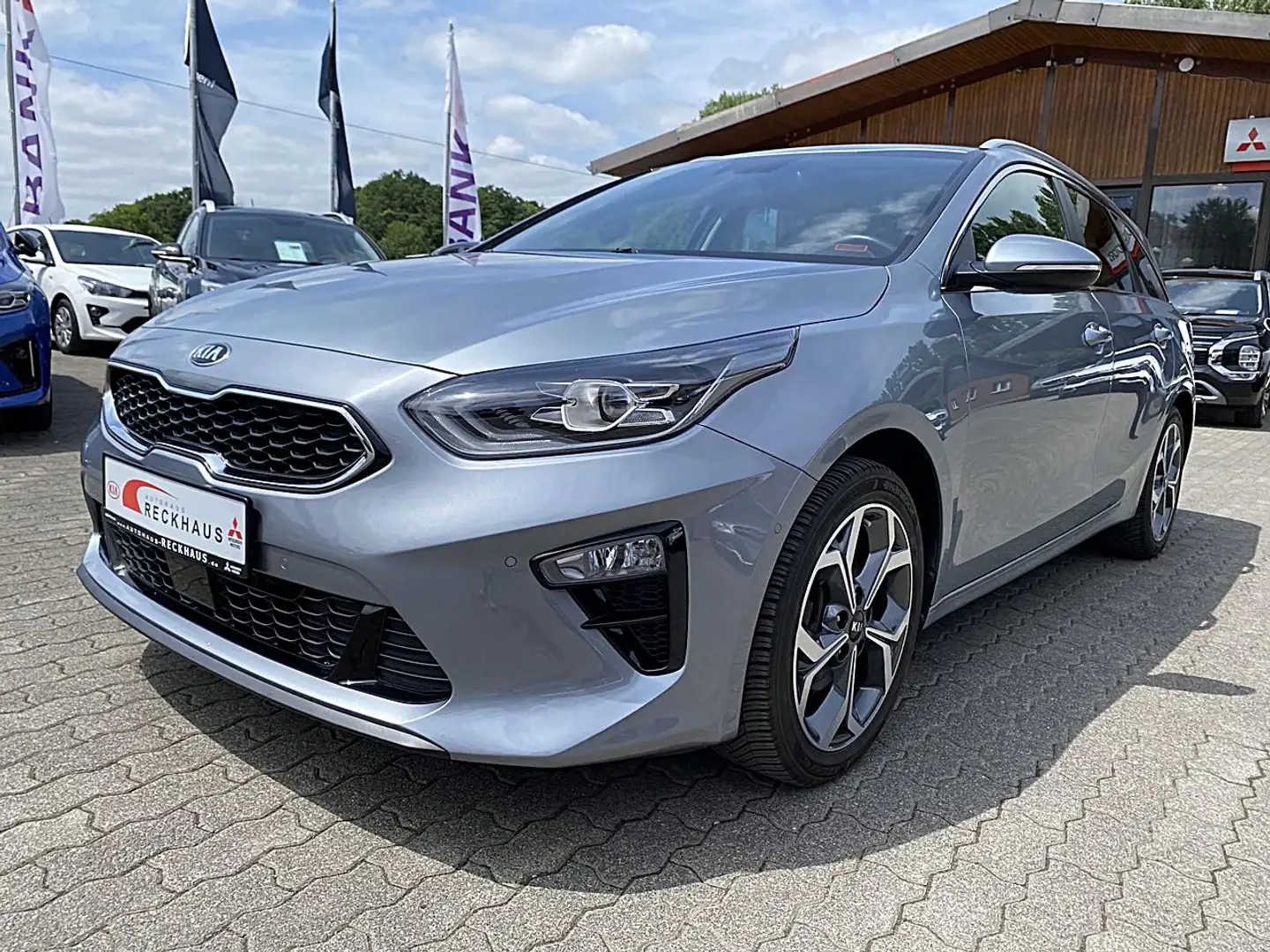 Kia Ceed / cee'd Sportswagon 1,4 Spirit AHK Allwetterreifen Klima Silber - 2
