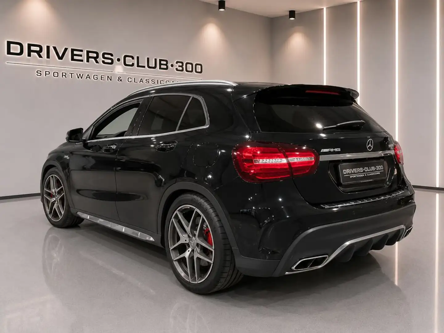 Mercedes-Benz GLA 45 AMG 4Matic (156.952), TOP ZUSTAND Schwarz - 2