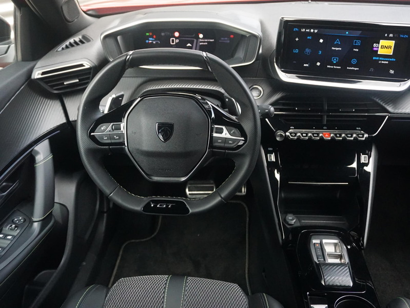 Peugeot 2008 1.2 Hybrid 136 GT 360 Camera — photo 13