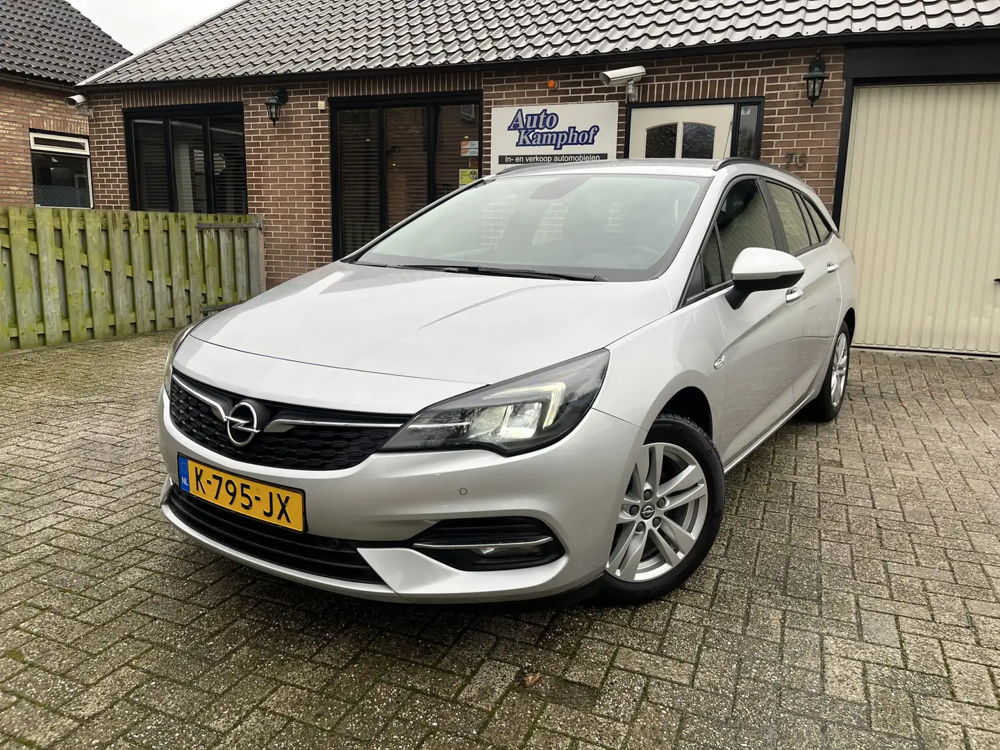 Opel Astra Sports Tourer 1.2 Edition LED Xenon Camera DAB Grau - 1