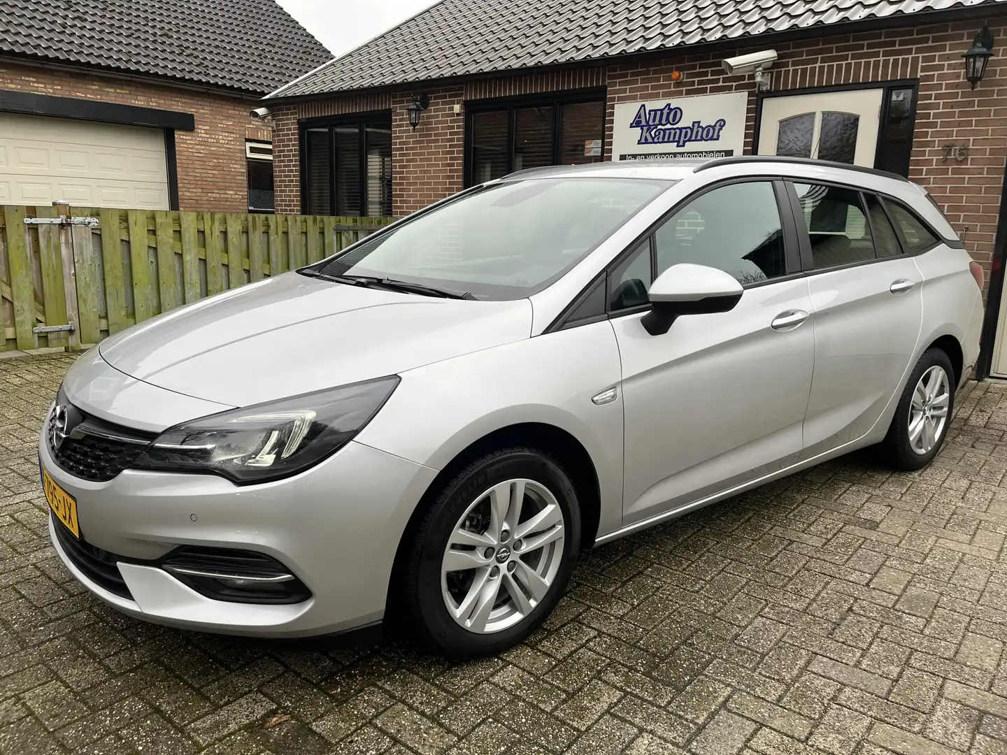 Opel Astra Sports Tourer 1.2 Edition LED Xenon Camera DAB Grau - 2