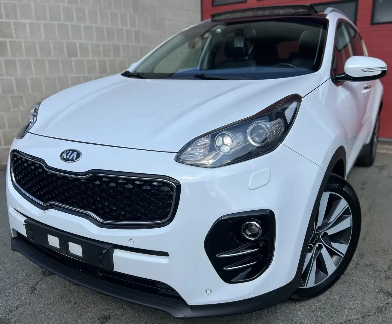 Kia Sportage 2.0 CRDi 4WD World Edition + CAMÉRA+ NAVI +PANO Blanc - 1