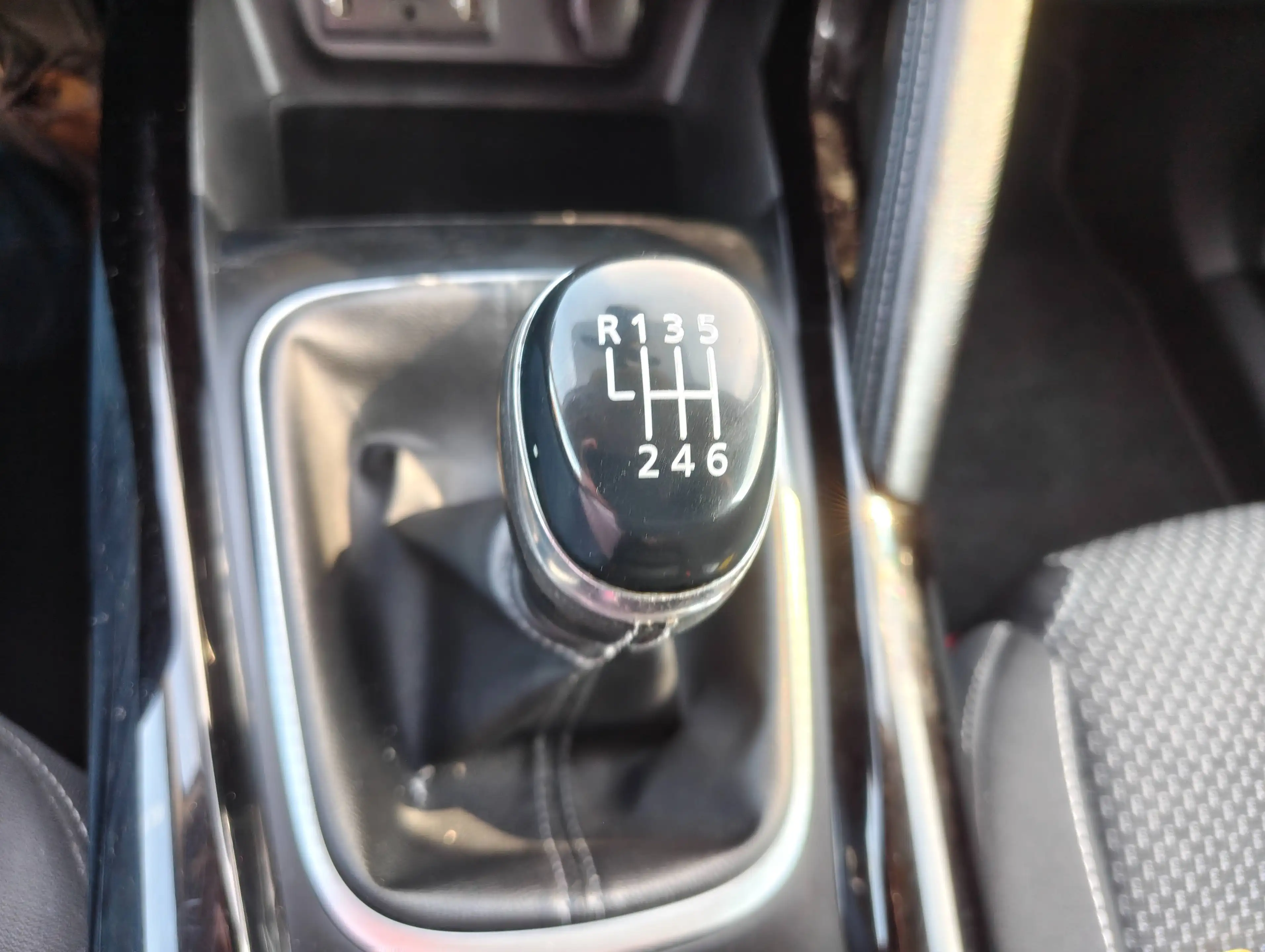 Renault Kadjar Kadjar 1.2 TCe S-Edition — photo 10