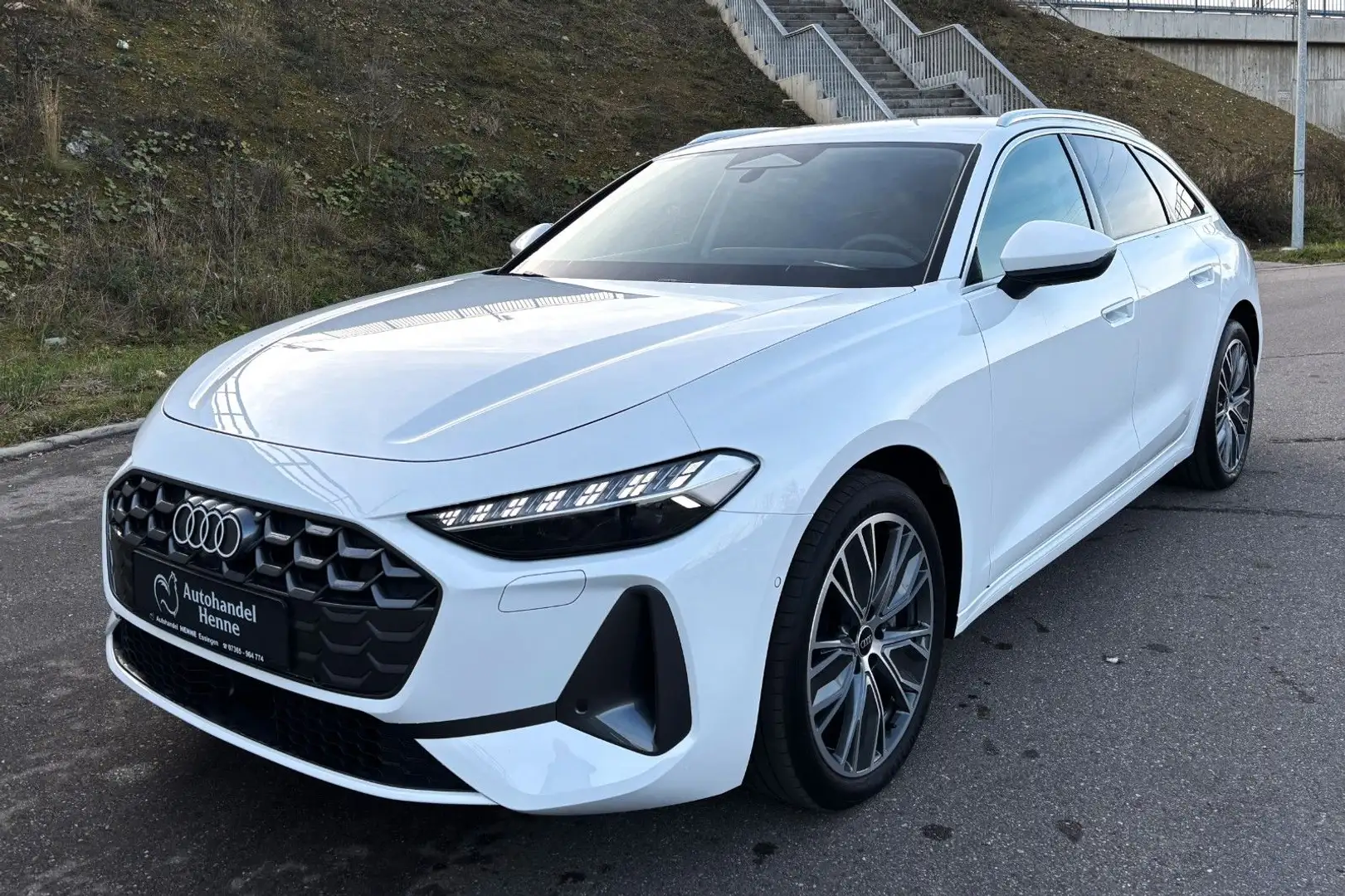 Audi A5 Avant 2.0 TDI Quattro Matrix Nav ACC App AHK Weiß - 1