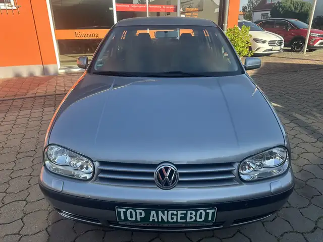 Volkswagen Golf view 2