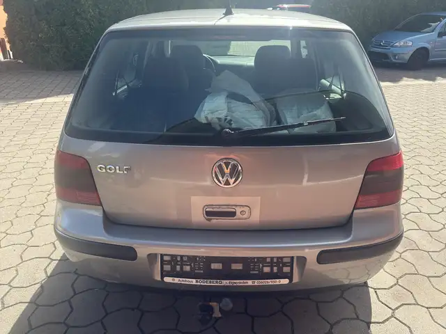 Volkswagen Golf view 6