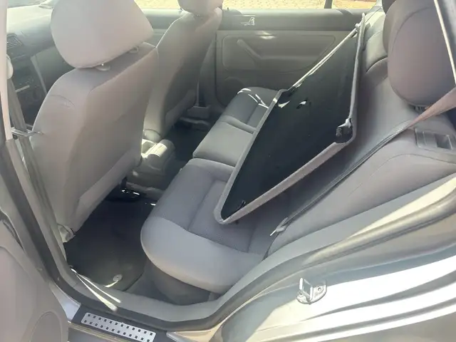 Volkswagen Golf view 15