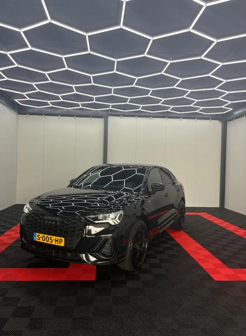 Audi Q3 35 TFSI 3X S line | Pano | Sfeerverlichting | 20In Zwart - 1