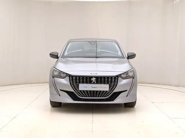 Peugeot 208 view 2