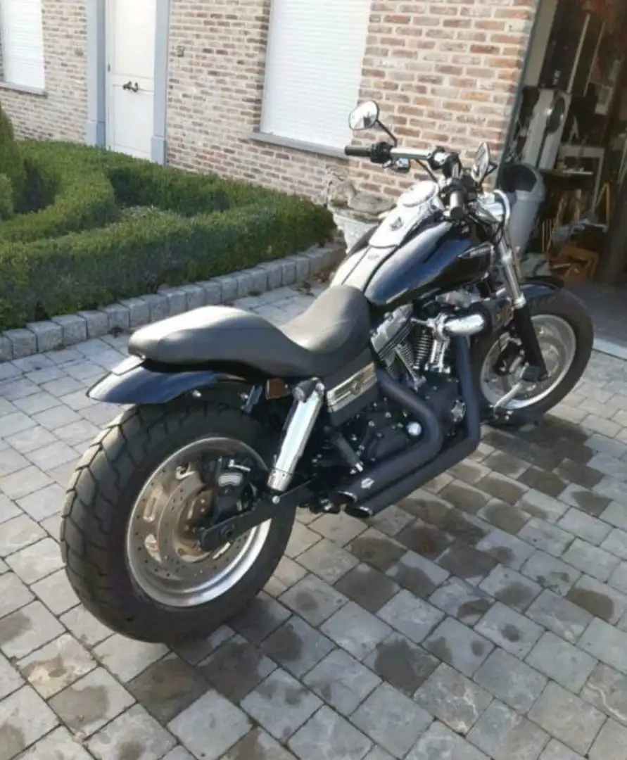 Harley-Davidson Dyna Fat Bob Чорний - 2