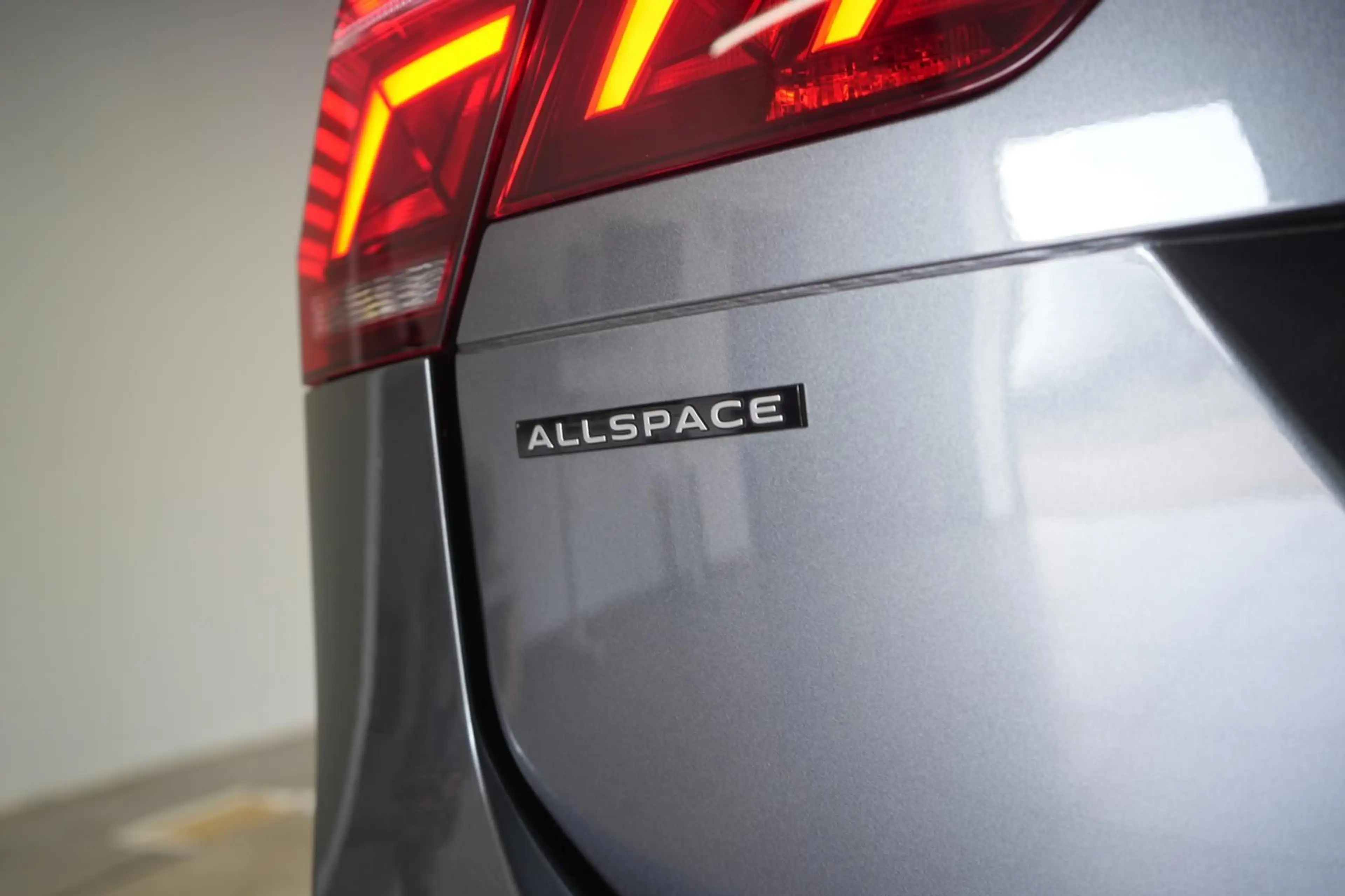 Volkswagen Tiguan Allspace 2.0 TSI 4Motion R line Leder/ACC — photo 8