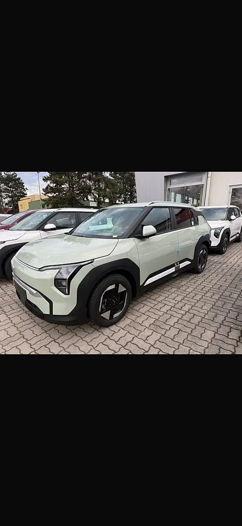 Kia EV3 FWD 81,4kWh Long Range Earth Grün - 1