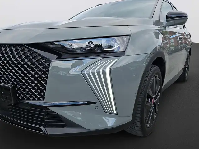 DS Automobiles DS 7 Crossback view 9