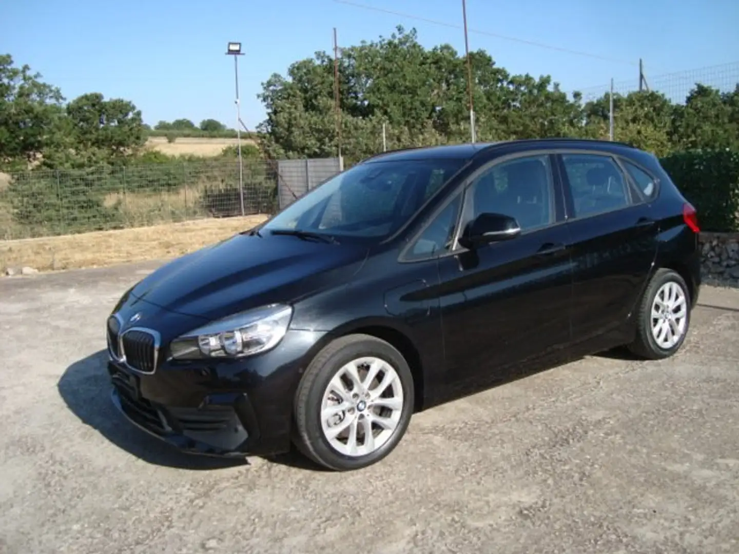 BMW 225 xe Active Tourer iPerformance Luxury auto Black - 1