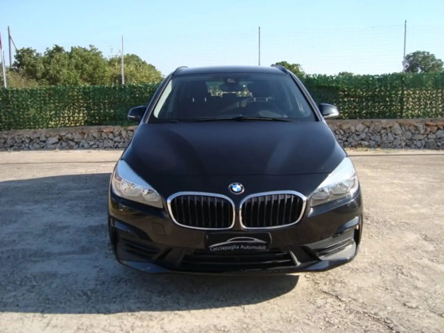 BMW 225 xe Active Tourer iPerformance Luxury auto Black - 2