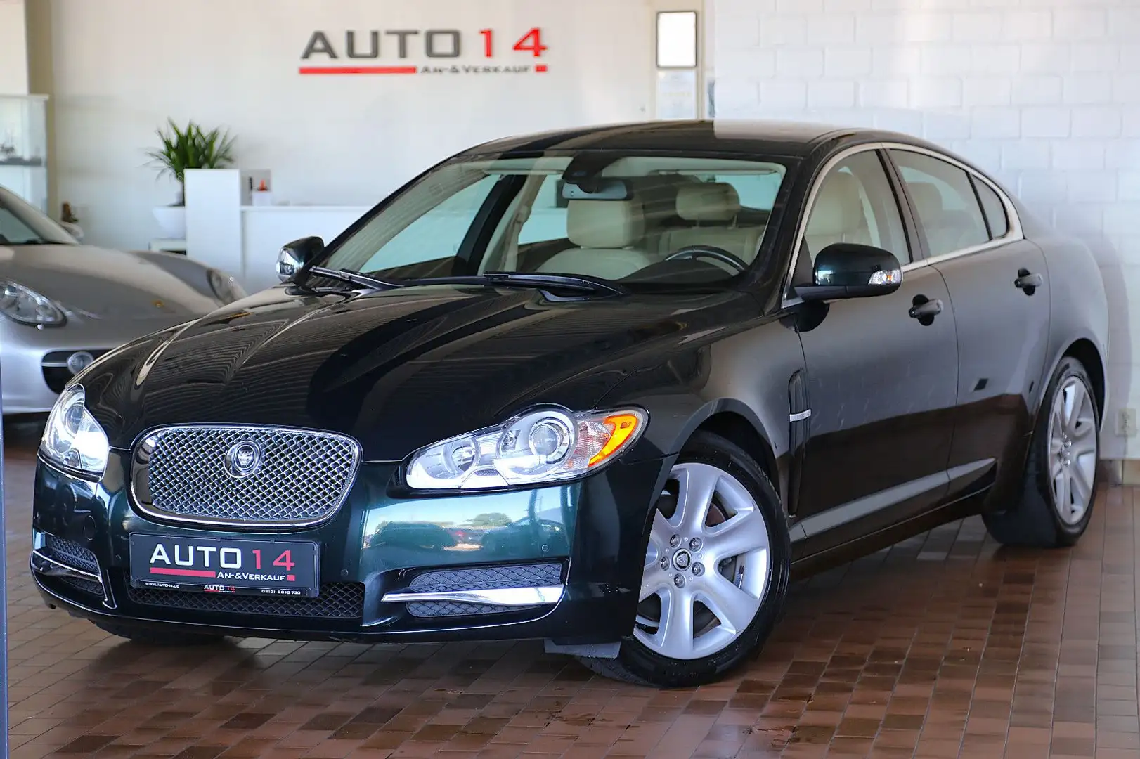 Jaguar XF 2.7 V6 D Premium Luxury Navi Leder Xenon Kam. Grün - 1