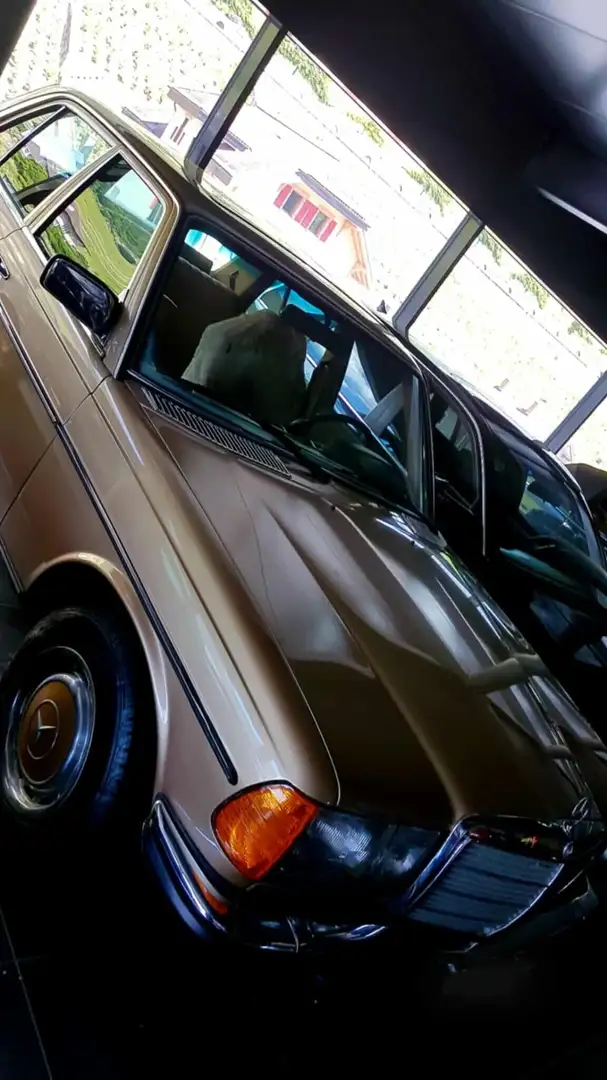 Mercedes-Benz 280 E - 2