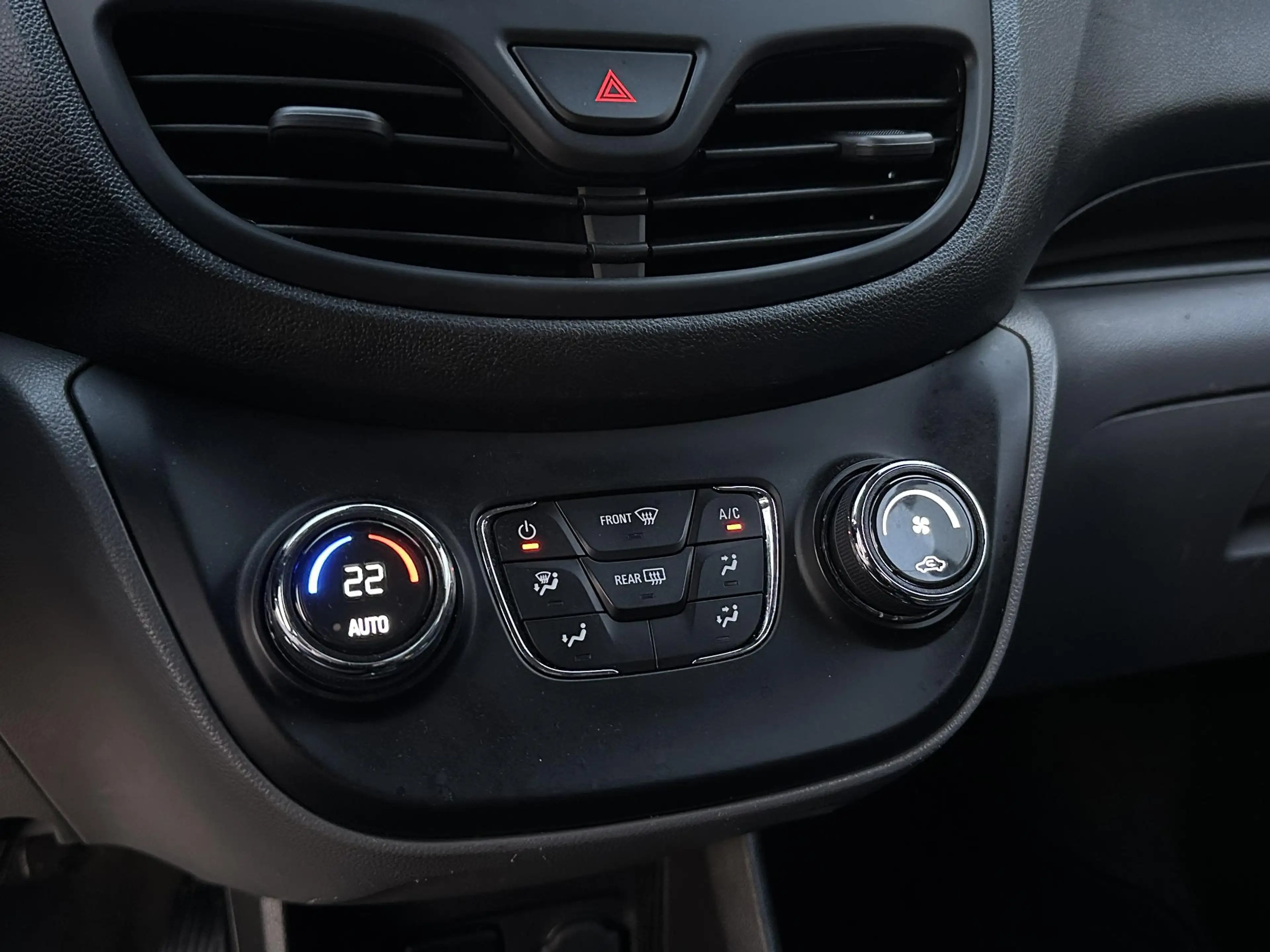 Opel Karl 1.0 ecoFLEX Cosmo Stoel/stuurverwarming l PDC l Cl — photo 8