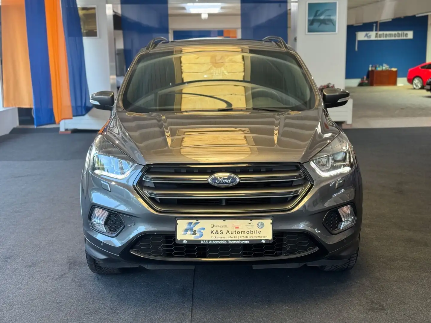 Ford Kuga ST-LINE AWD *PANO*KAMERA*AHK SCHWENK* Grijs - 2