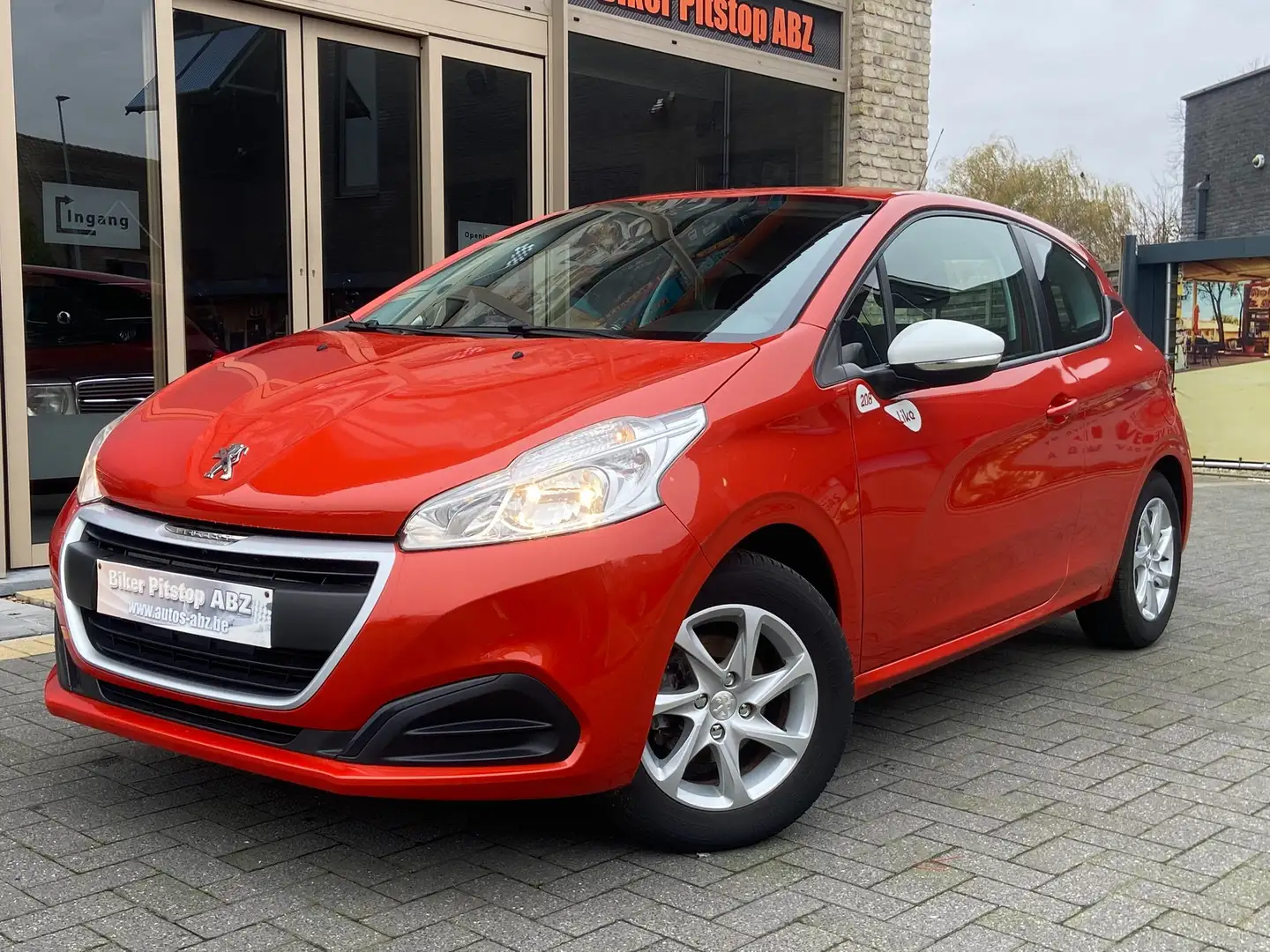 Peugeot 208 1.2i PureTech Like Orange - 1