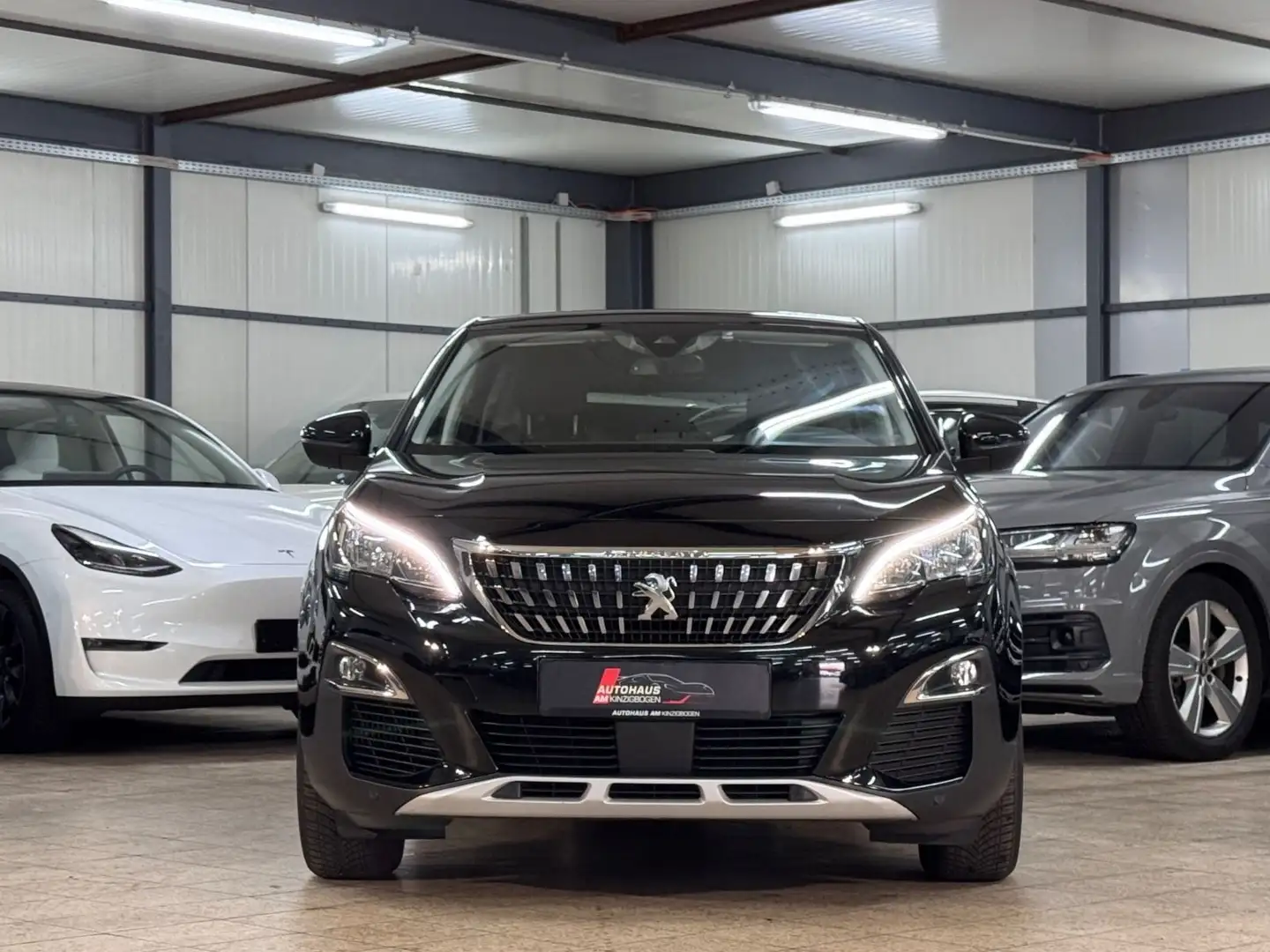 Peugeot 5008 Active Business S&S*7SITZER*VIR*APP*LANE*1H Schwarz - 2
