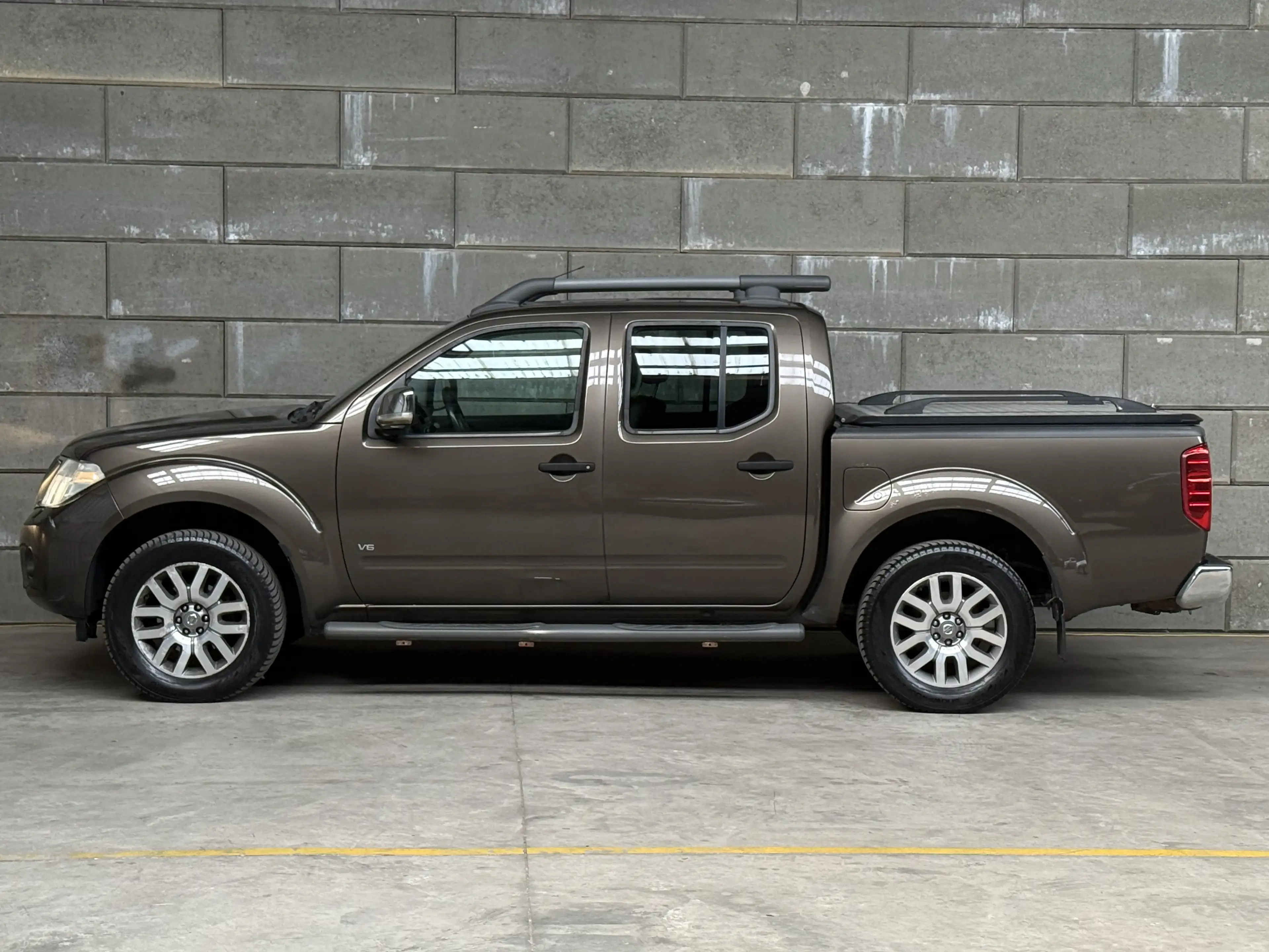 Nissan Navara 3.0 V6 dCi 231 Double Cab Ultimate Edition A — photo 5