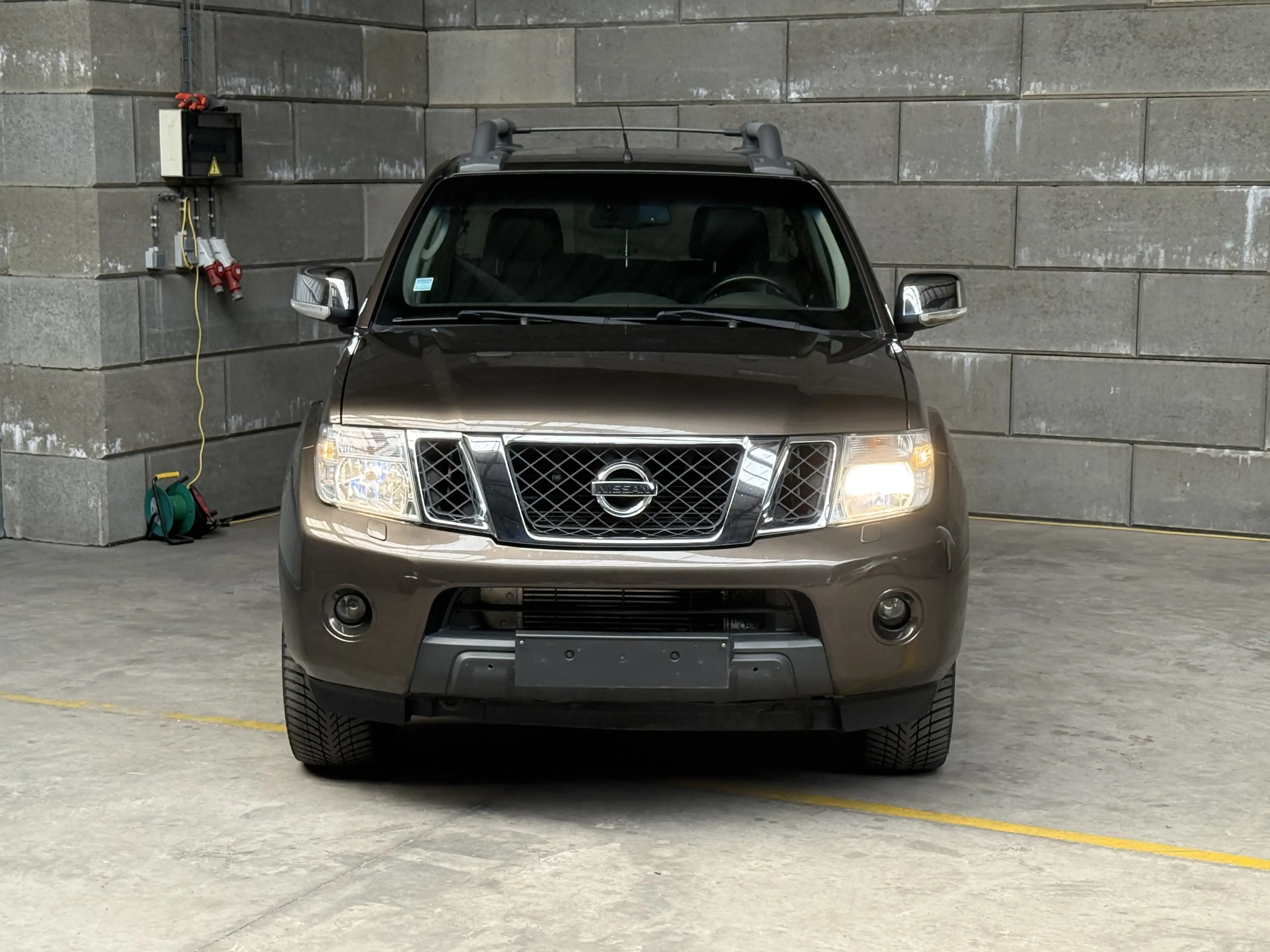 Nissan Navara 3.0 V6 dCi 231 Double Cab Ultimate Edition A — photo 2