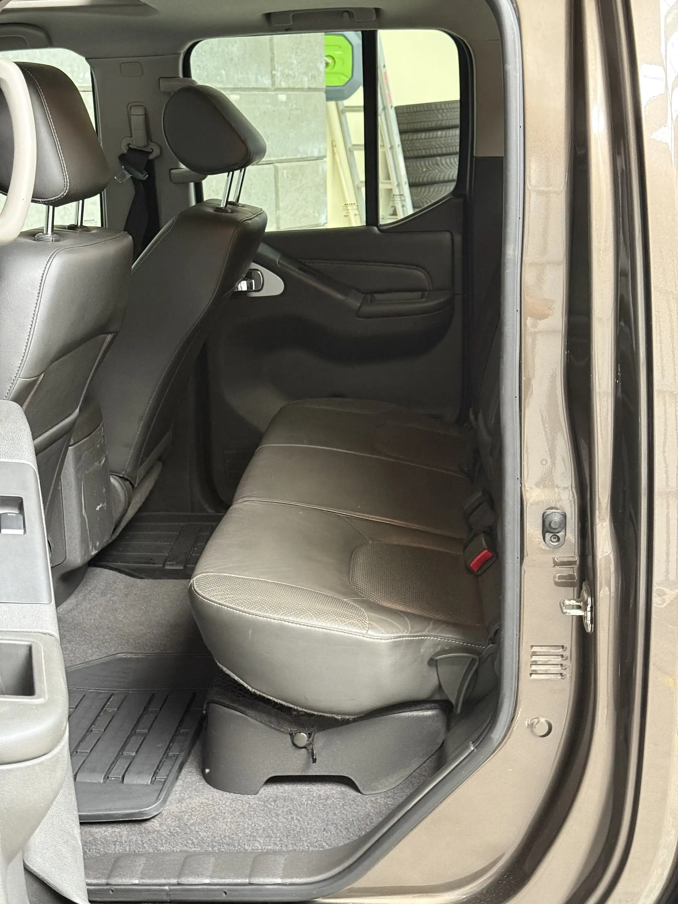 Nissan Navara 3.0 V6 dCi 231 Double Cab Ultimate Edition A — photo 12