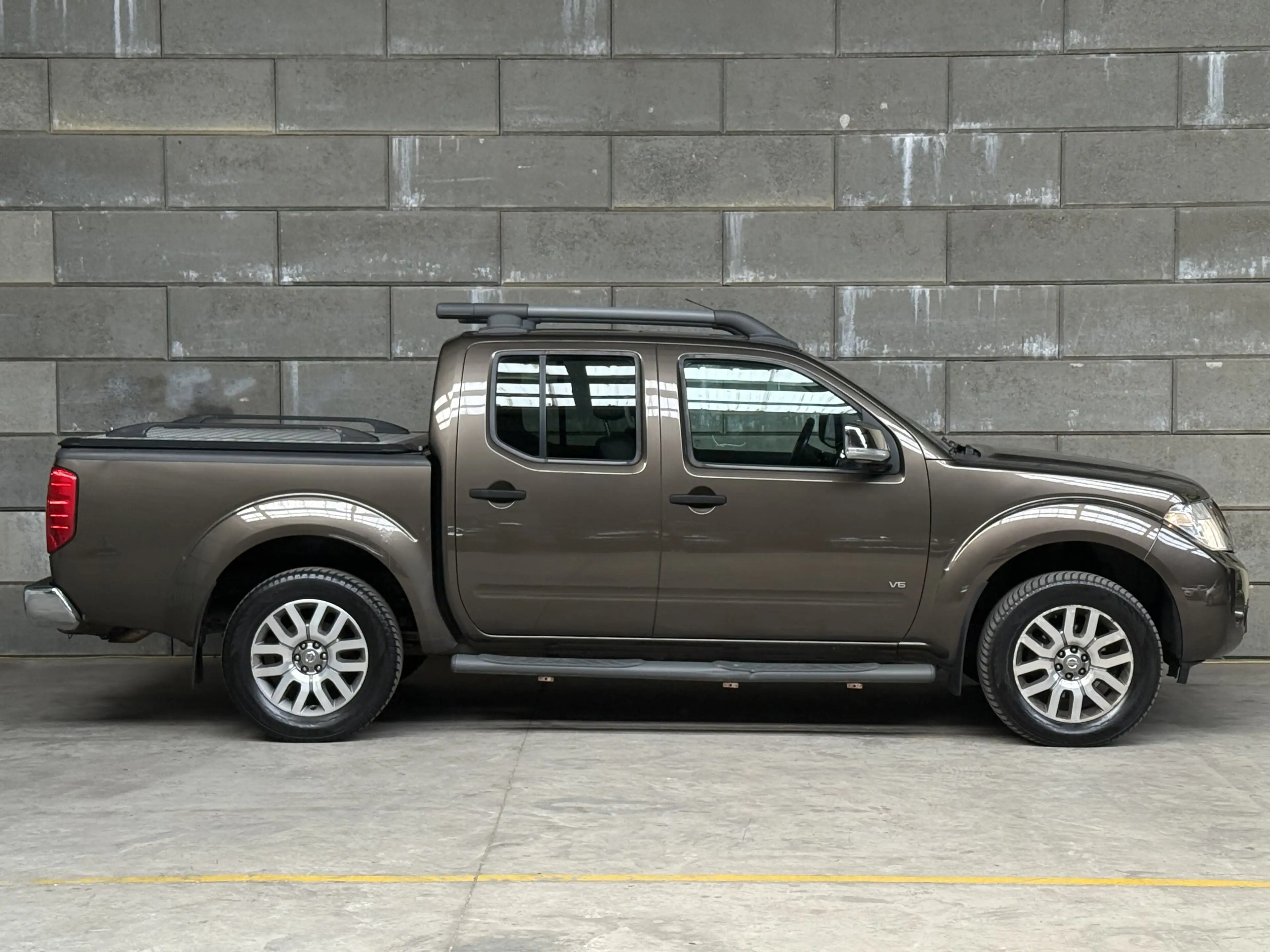 Nissan Navara 3.0 V6 dCi 231 Double Cab Ultimate Edition A — photo 4
