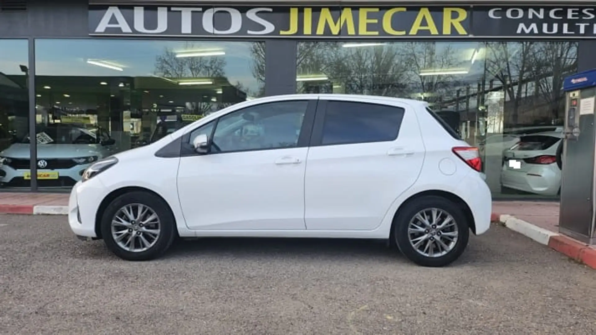 Toyota Yaris 1.5 Active Blanco - 2