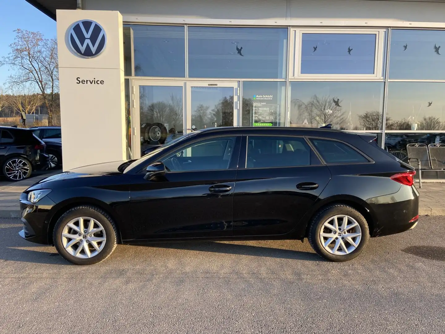 SEAT Leon ST 1.5 eTSI DSG Style NAVI-PRO+LED+VIRTUAL- Schwarz - 2