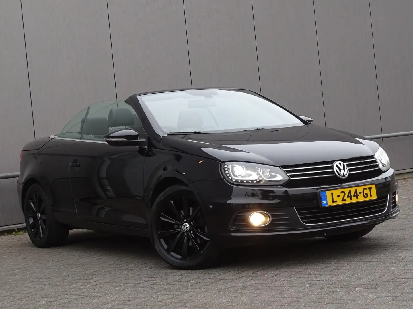 Volkswagen Eos 1.4 TSI R-Line navi LEER cruise Černá - 2