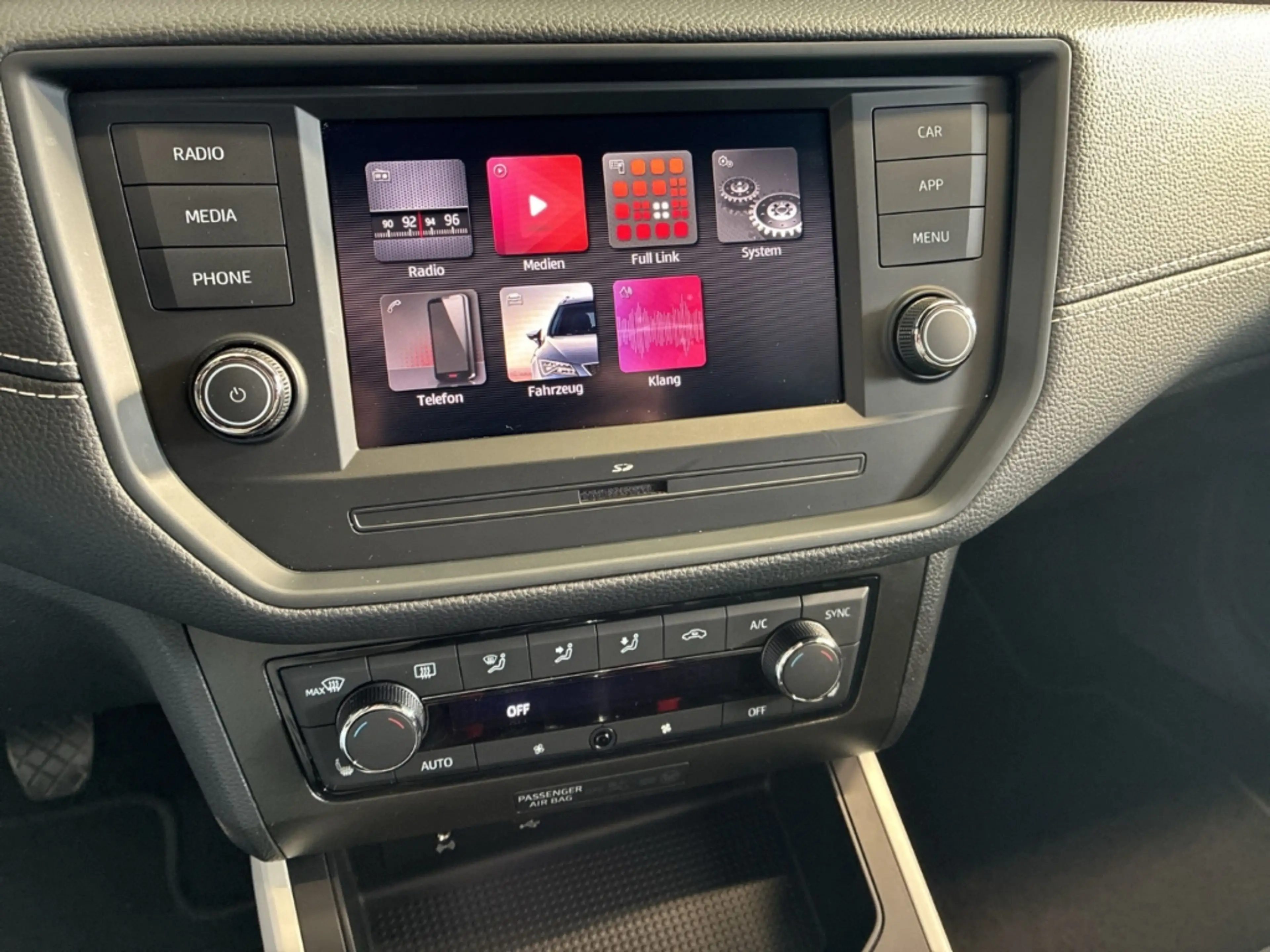 SEAT Arona Xcellence Kamera Tempomat Smart Key — photo 12