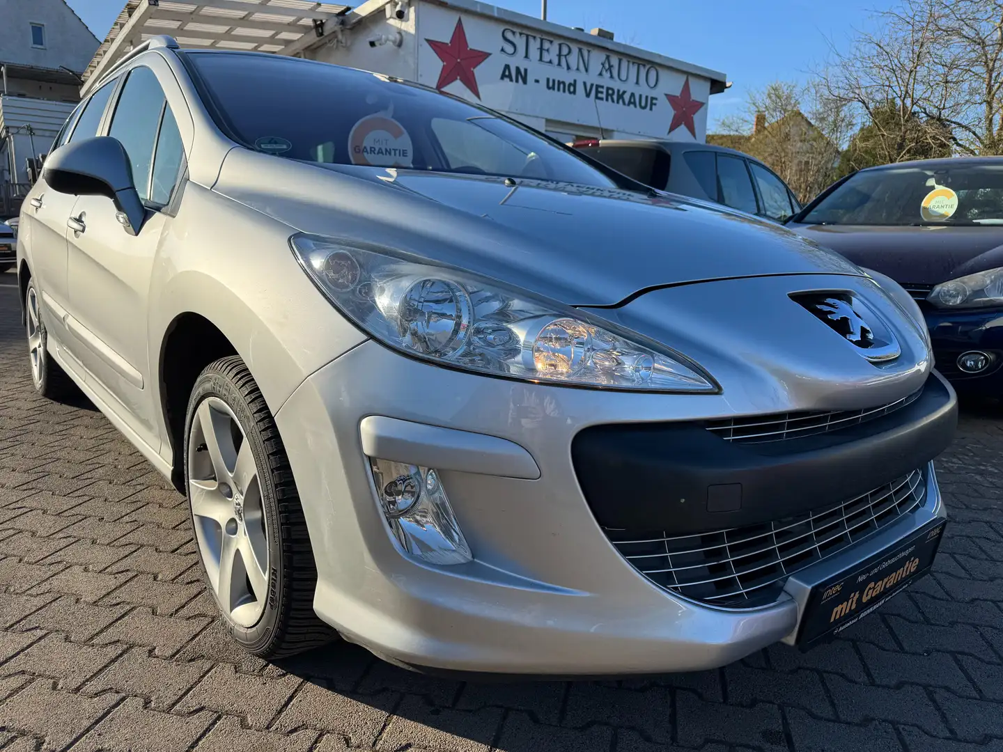 Peugeot 308 SW 155 THP Automatik Platinum Grau - 1