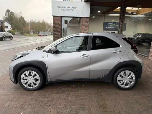 Toyota Aygo X X PLAY AUTOMATIQUE**GSM 0475323828**6 ANS GARANTIE