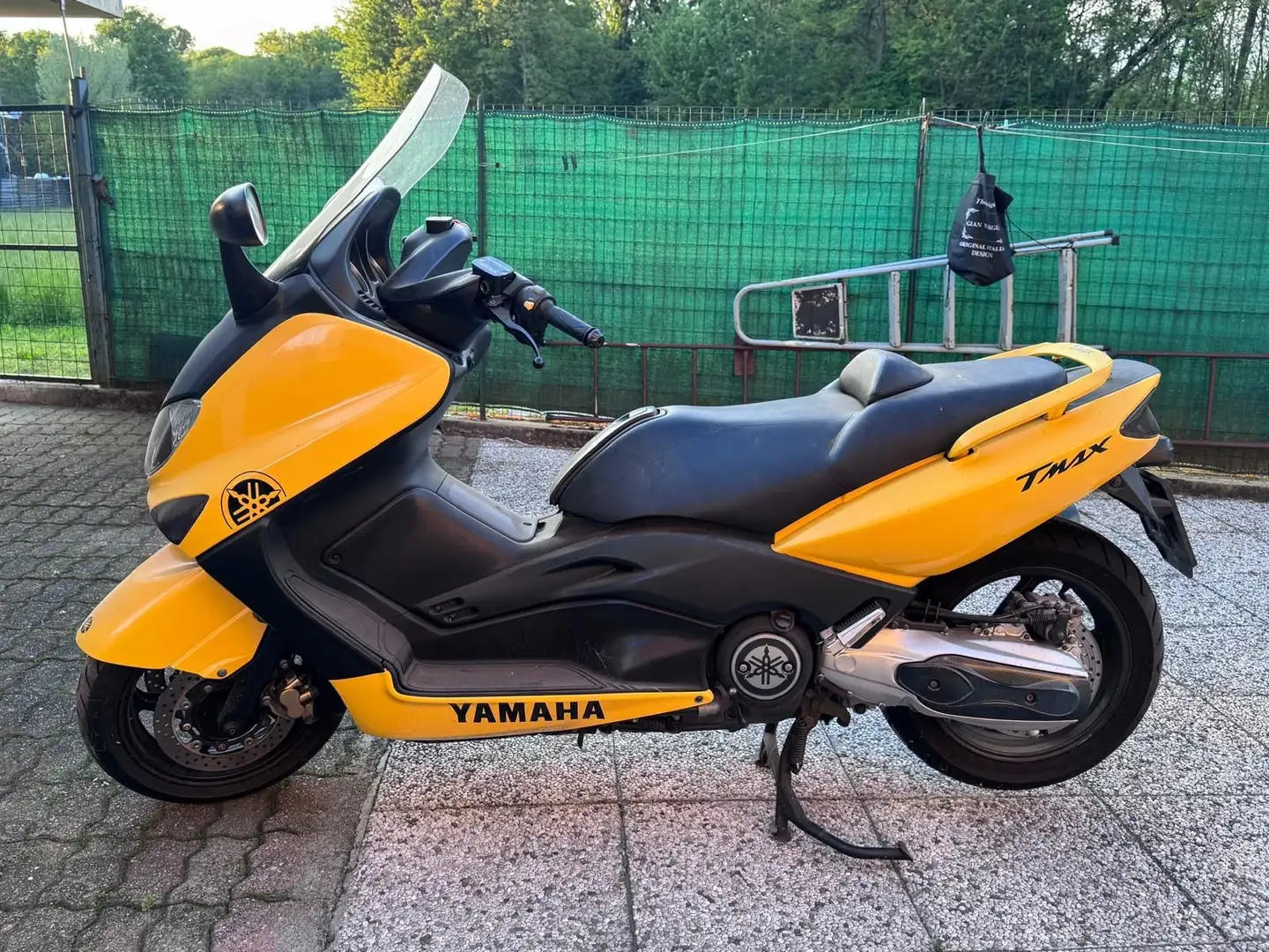 Yamaha TMAX 500 Amarillo - 1