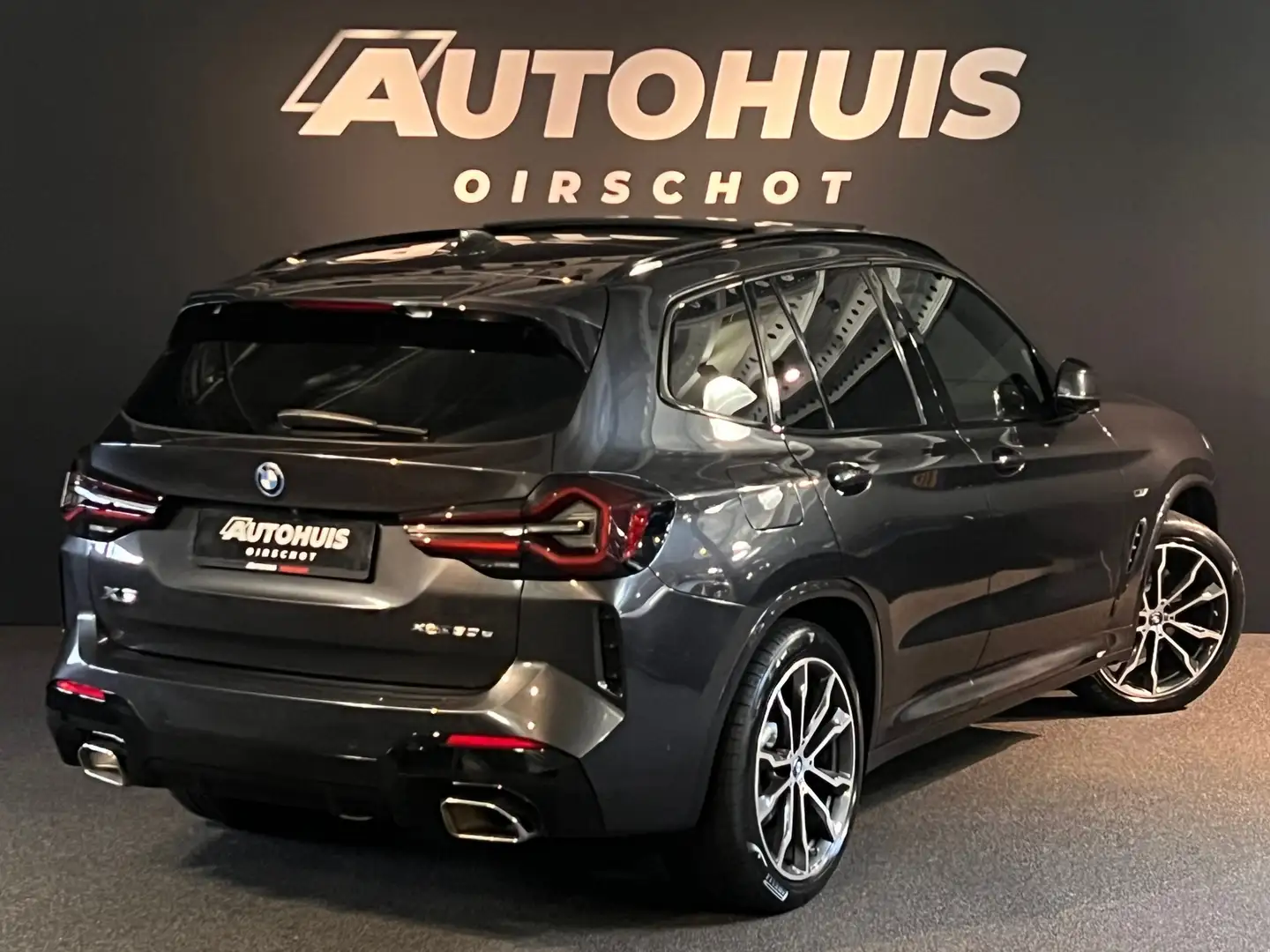 BMW X3 XDrive30e High Executive Edition M Pano/ Stuurverw Grijs - 2